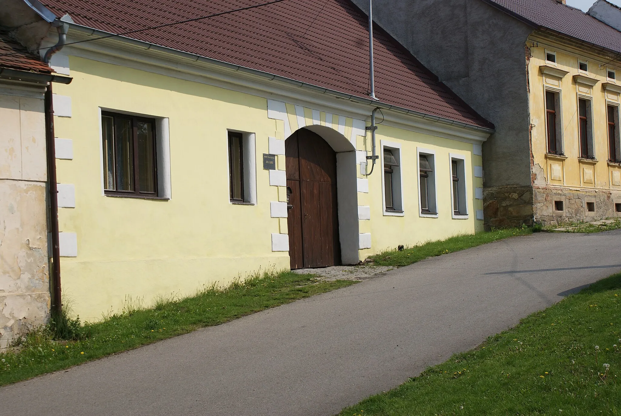 Photo showing: Heřmaň village in Písek district, Czech Republic. The natal house of the Czech poet Jan Čarek.