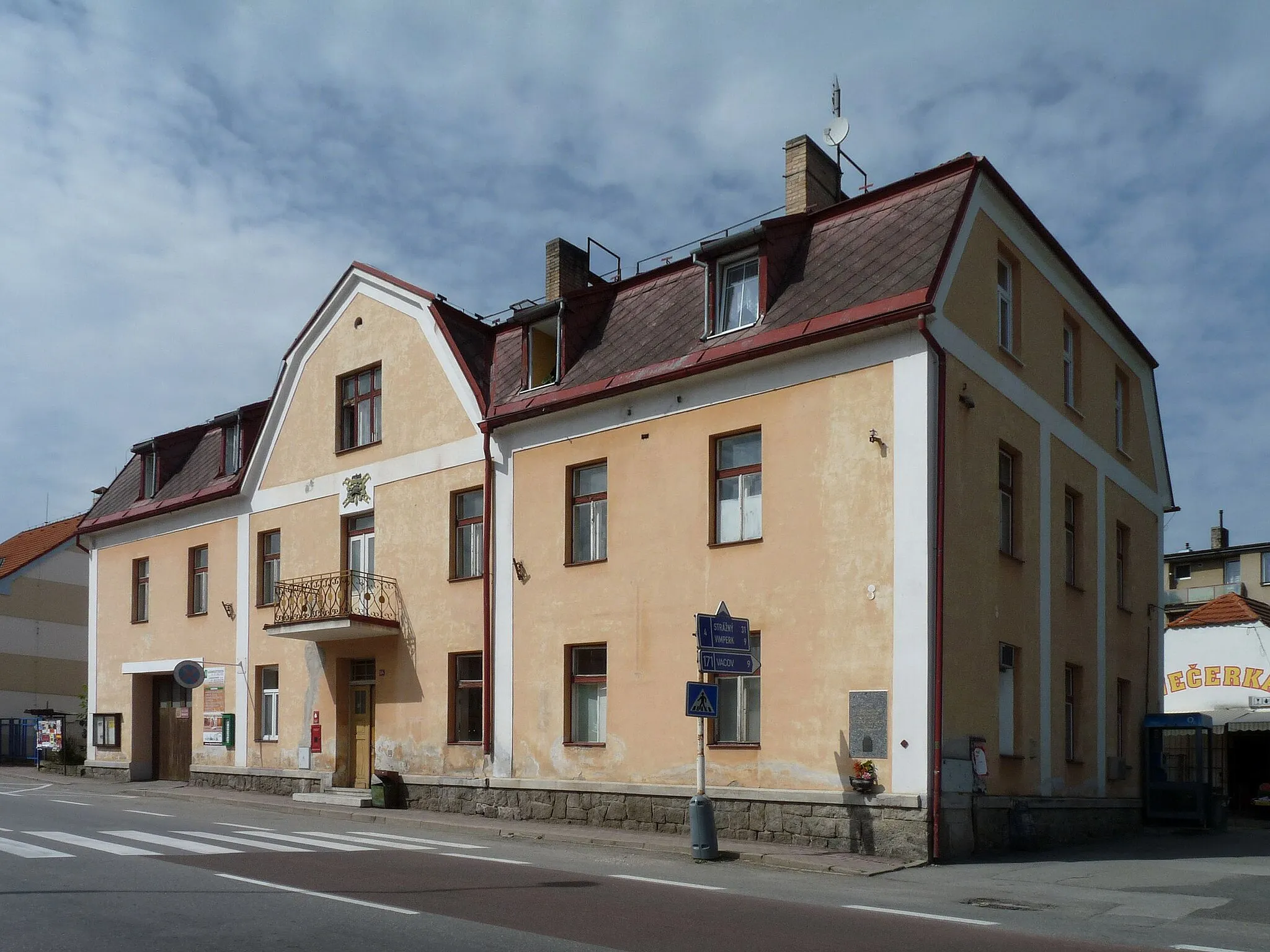 Photo showing: Fire station in the village of Čkyně, Prachatice District, Czech Republic.