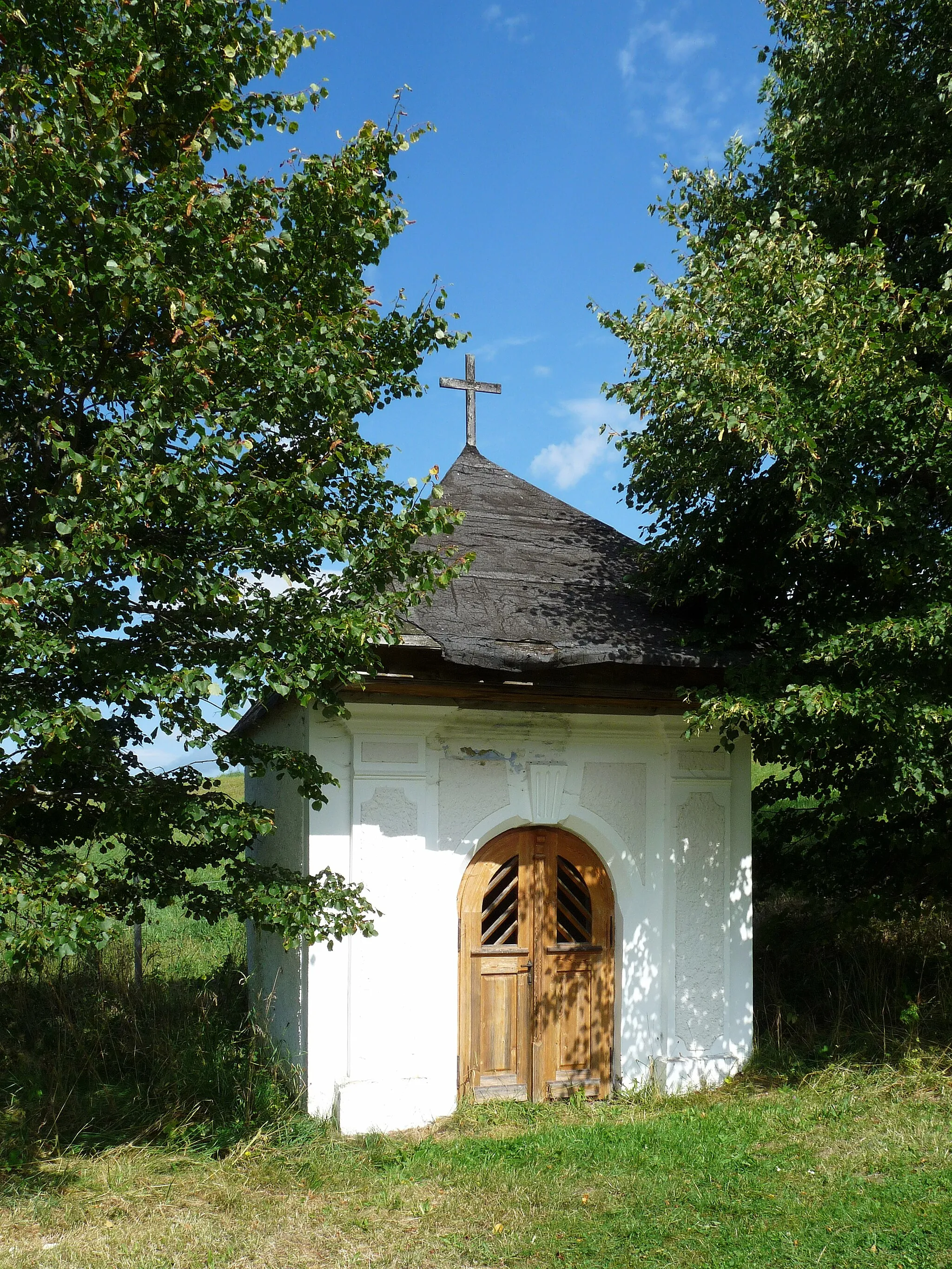 Photo showing: Virgin Mary chapel in the village of Masákova Lhota in Prachatice District, Czech Republic.