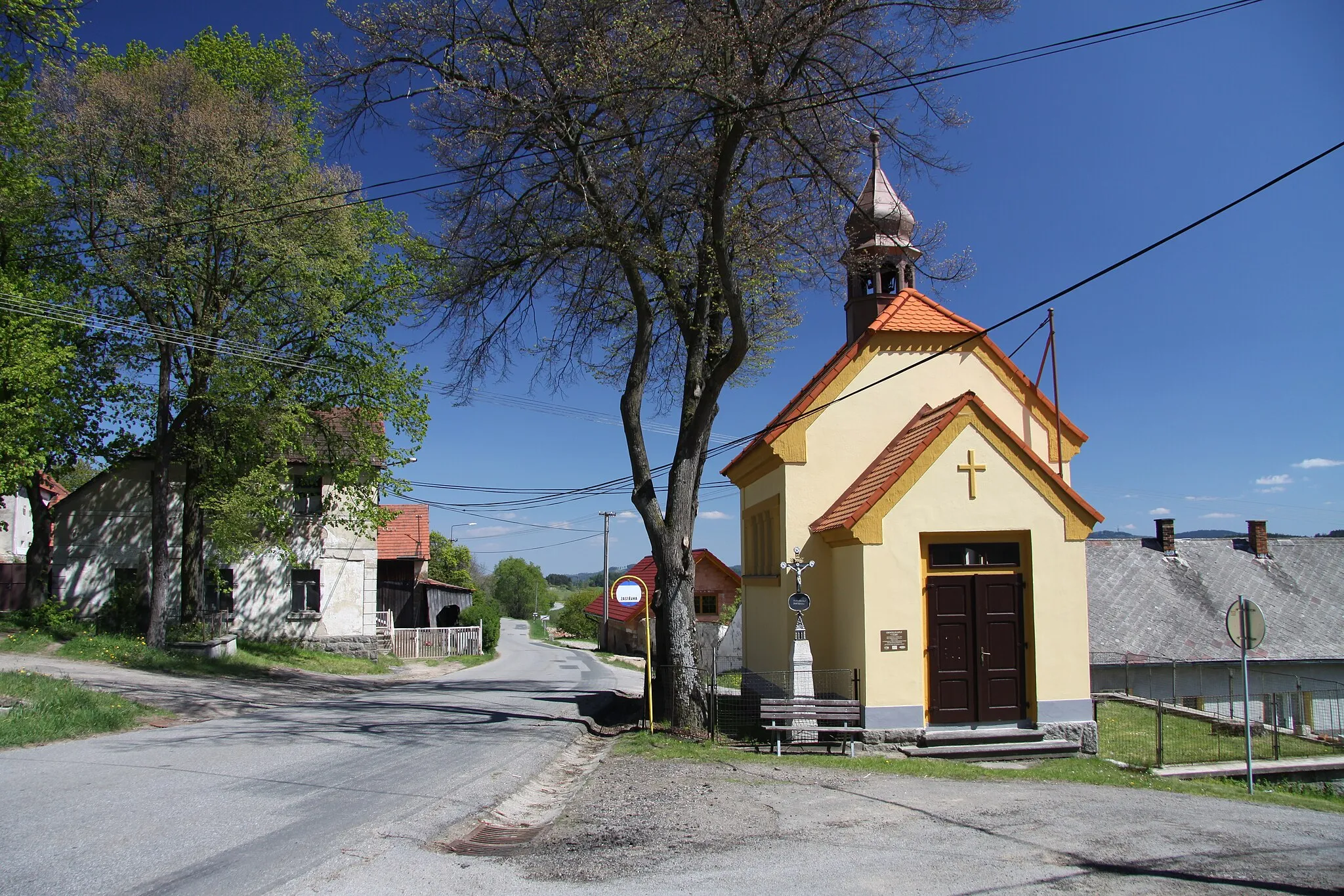 Photo showing: Chapel in Žár village, part of Vacov village in Prachatice District, Czech Republic