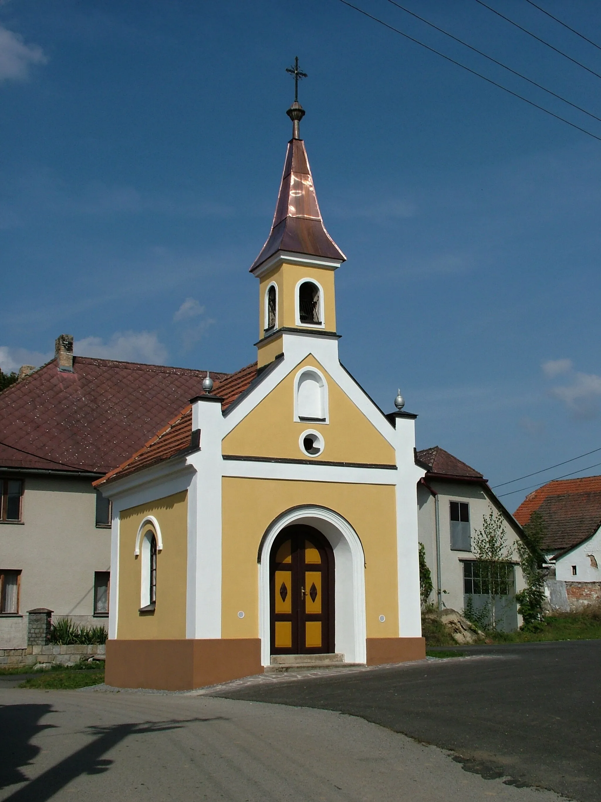 Photo showing: Návesní kaple ve Tvrzicích po rekonstrukci v roce 2016