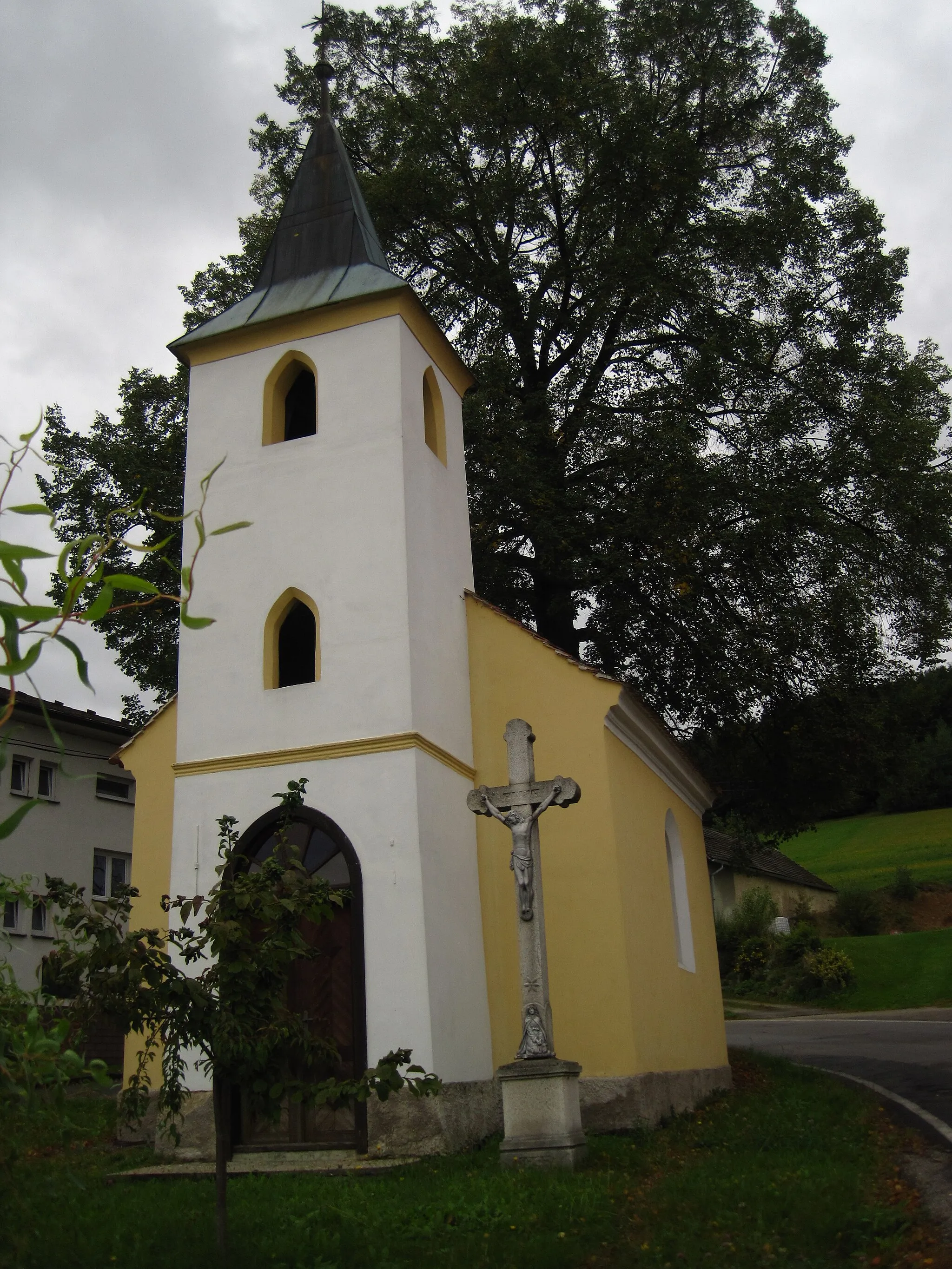 Photo showing: Vadkov - kaple na návsi