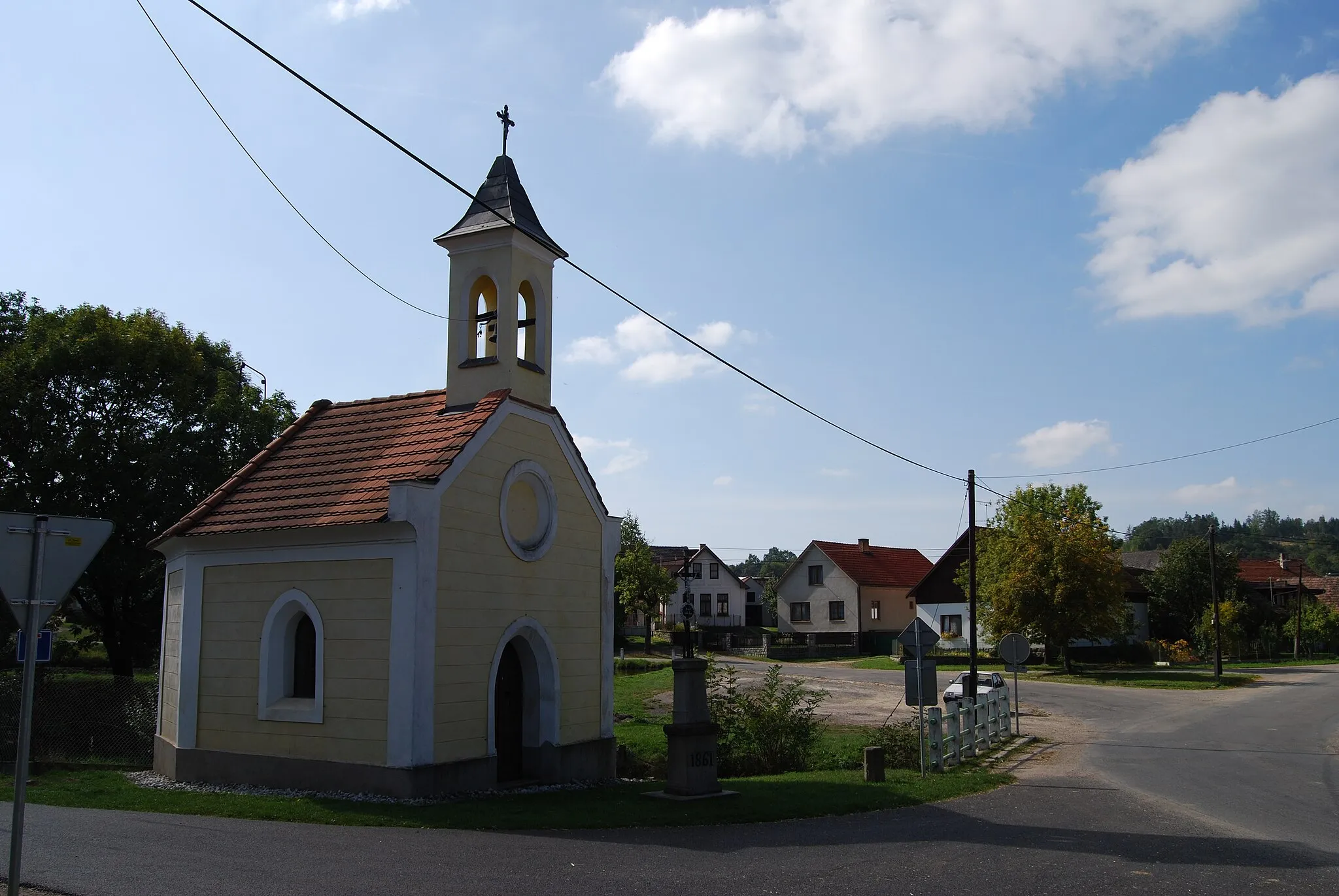 Photo showing: Škvořetice village in Písek District, Czech Republic. Chapel