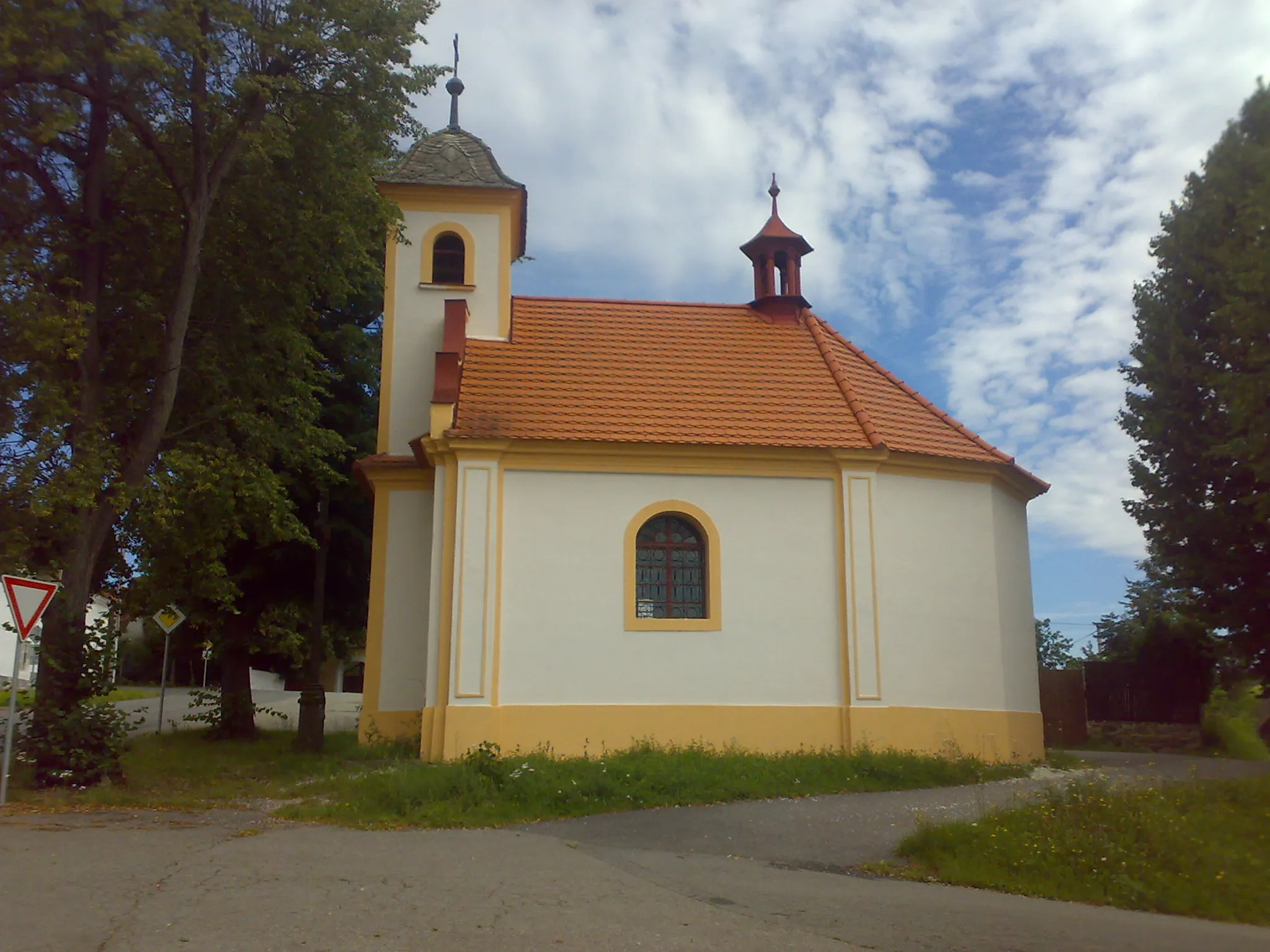 Photo showing: Čepřovice, kaple na návsi