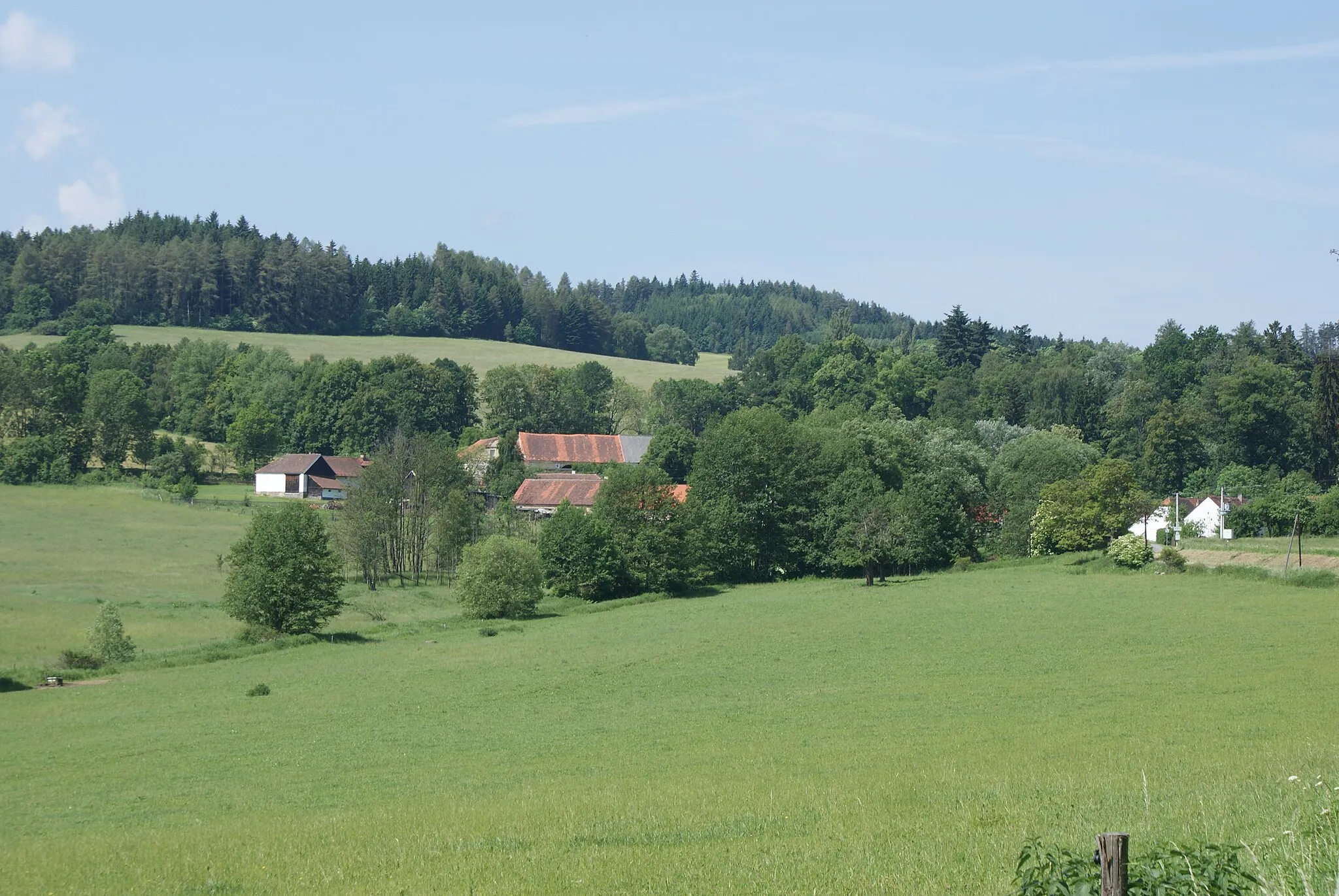 Photo showing: Vojnice, part of Volenice, a village in Strakonice district, Czech Republic, general view.