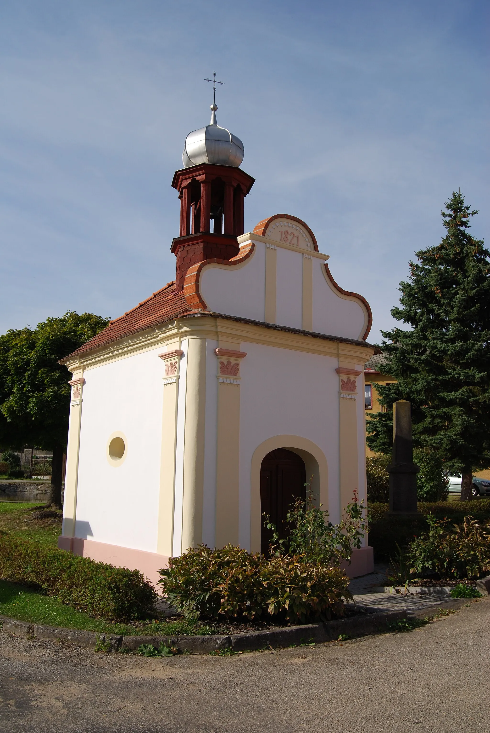 Photo showing: Truskovice village in Strakonice District, Czech Republic. Chapel