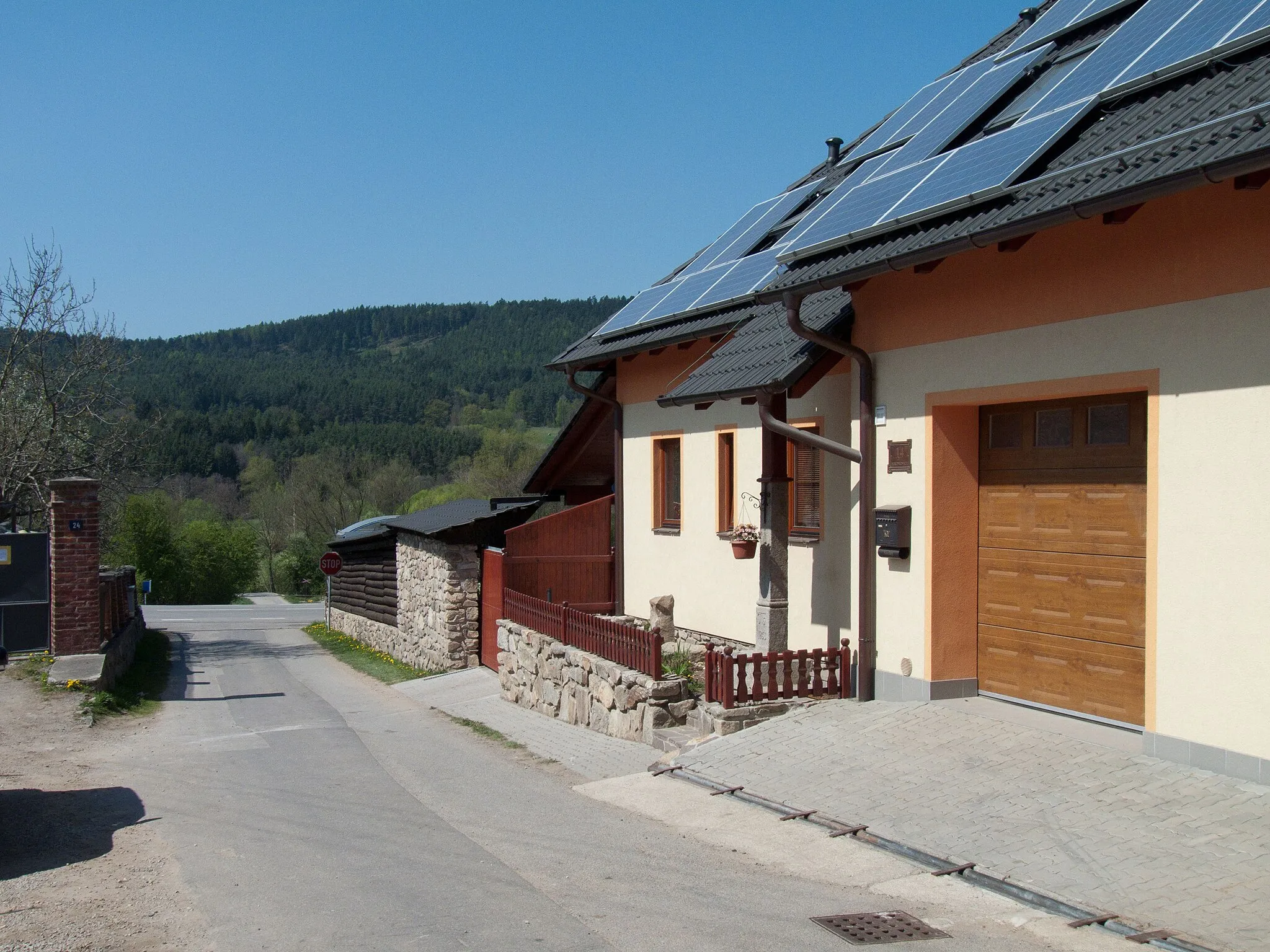 Photo showing: House No 14 in the village of Strunkovice nad Volyňkou, Strakonice District, Czech Republic.