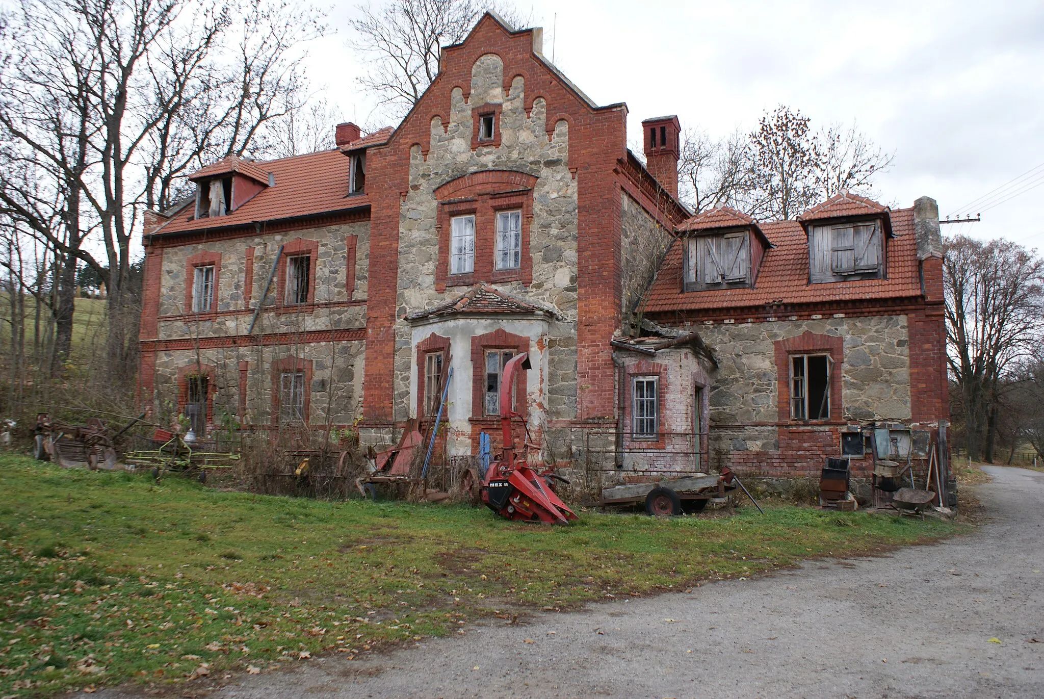 Photo showing: Libějovické Svobodné Hory, a village in Strakonice District, Czech Rep., a farmstead house.
