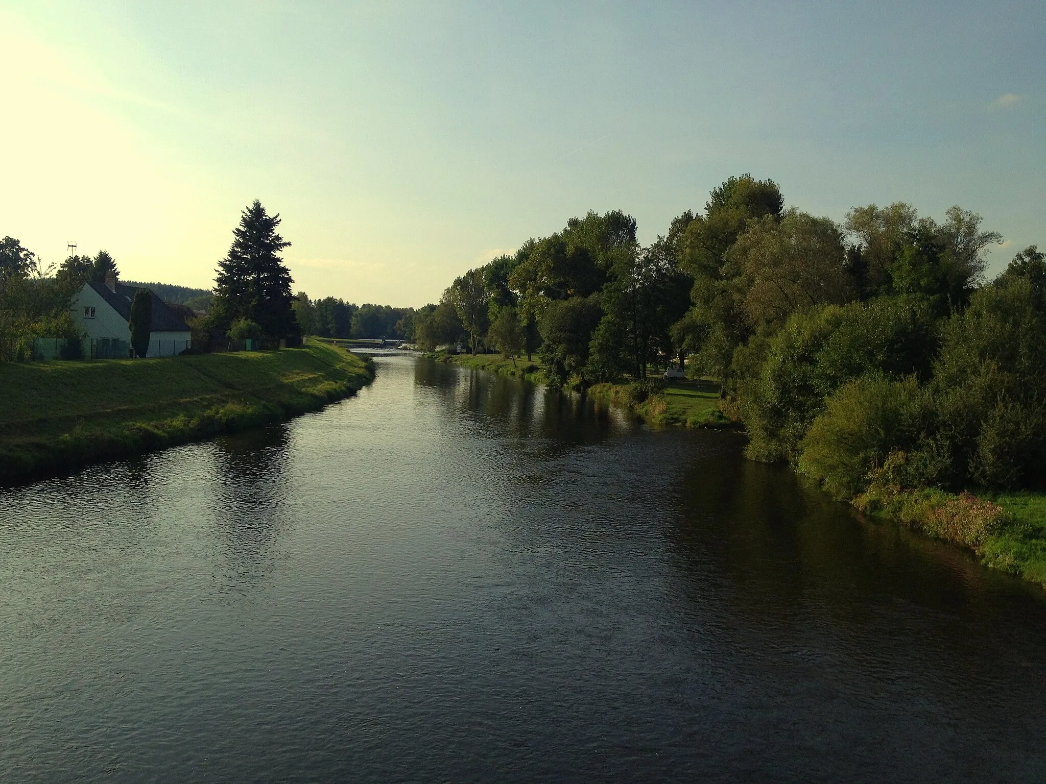 Photo showing: River Otava floating through Katovice