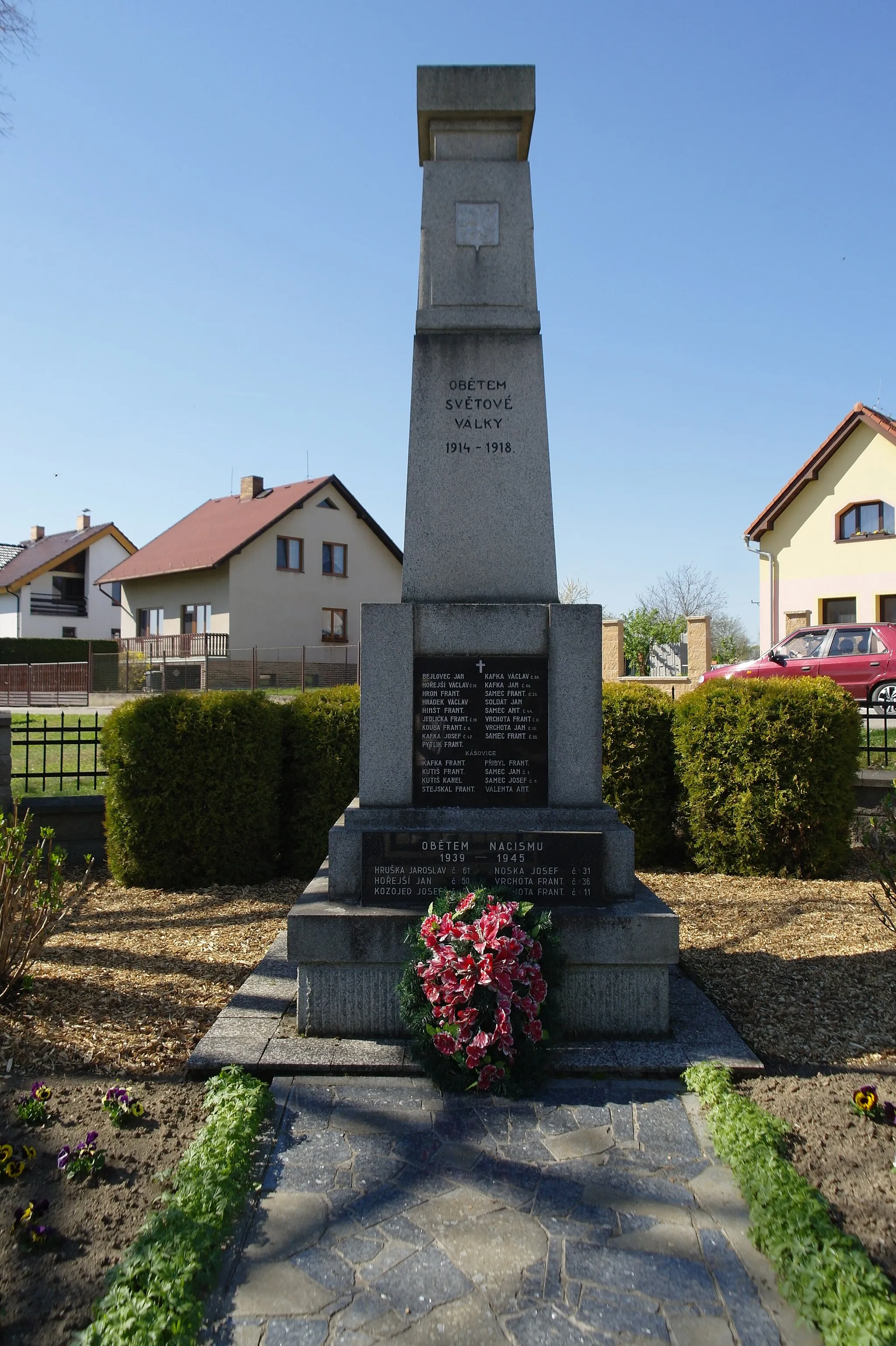 Photo showing: Řepeč, pomník obětem válek před obecním úřadem