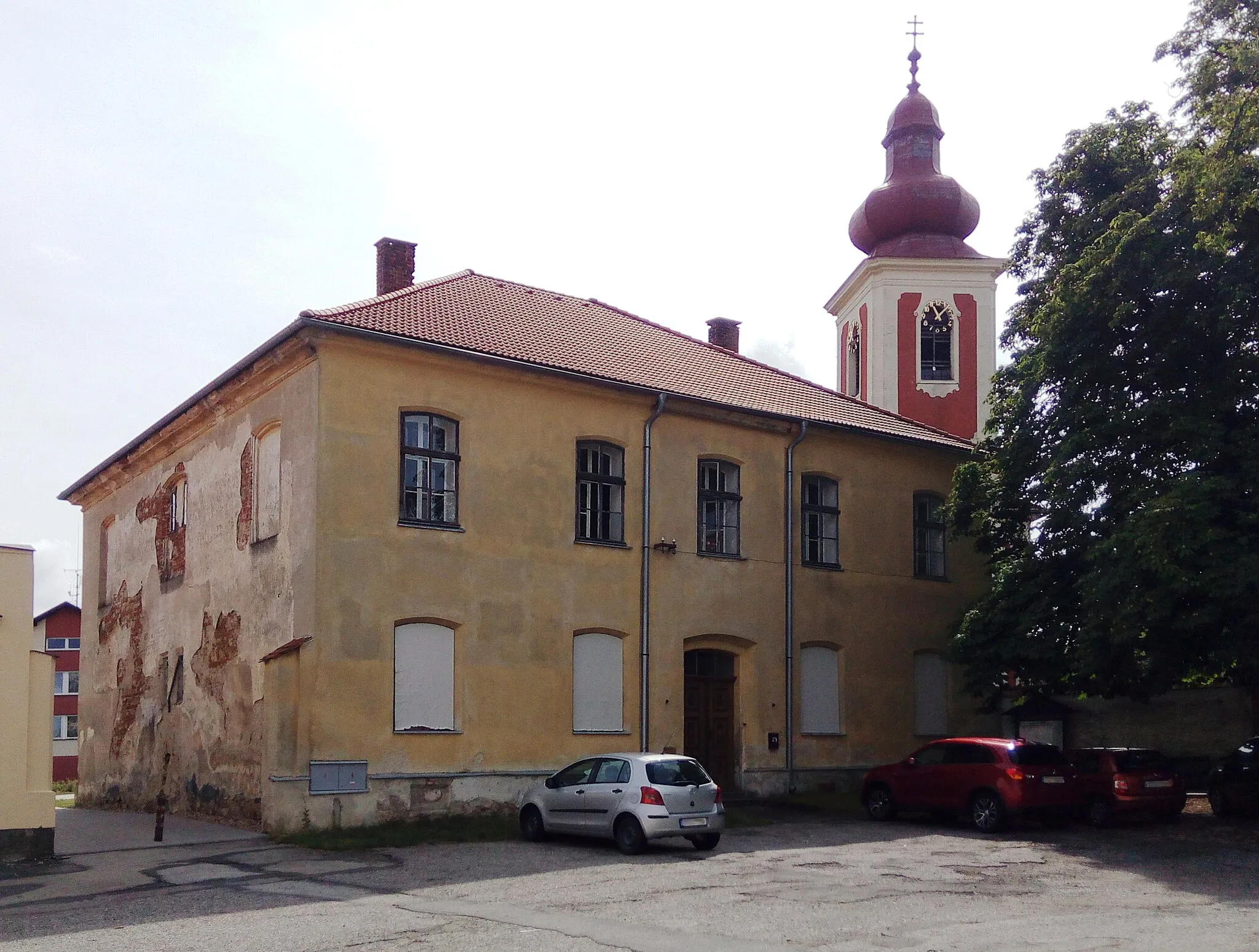 Photo showing: House No 1, the local rectory in the village of Malšice, Tábor District, South Bohemian Region, Czechia