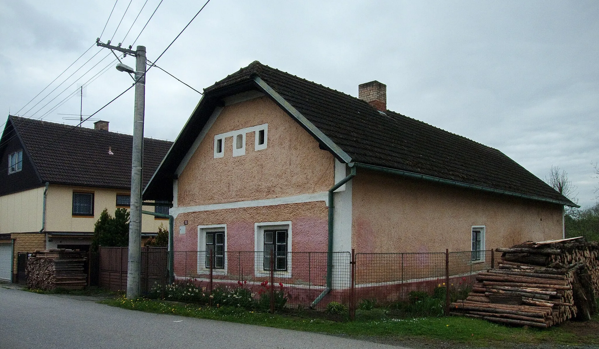 Photo showing: House No 15 in the village of Košín, Tábor district, Czech Republic