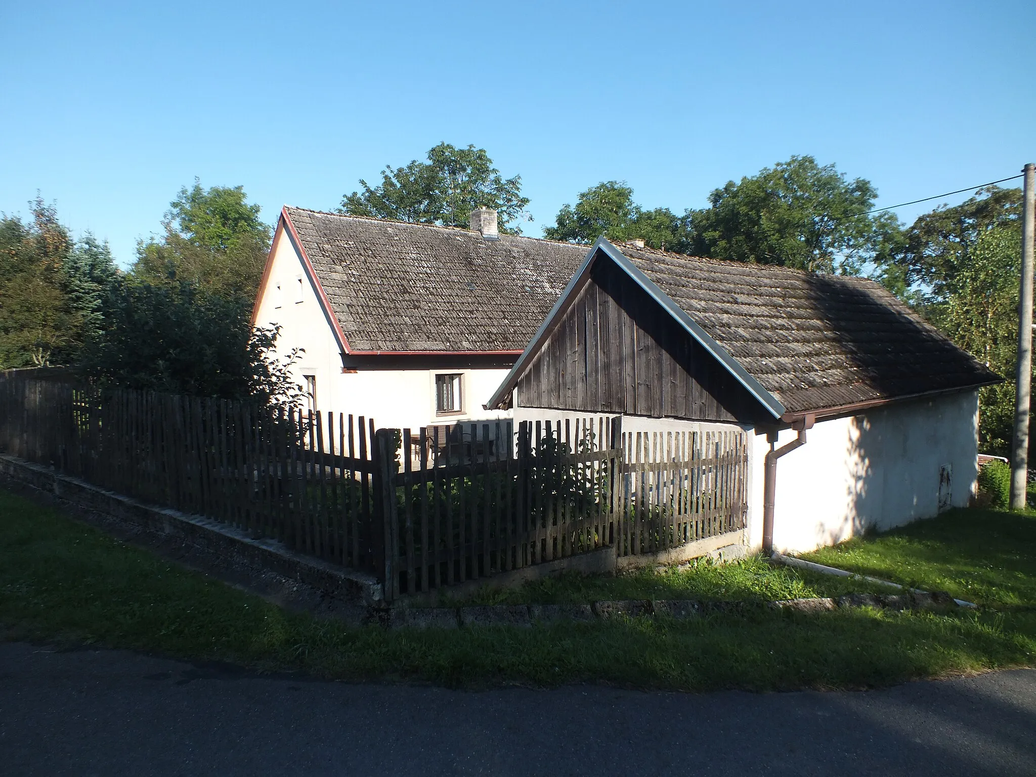 Photo showing: The house No. 27 in Smrkov