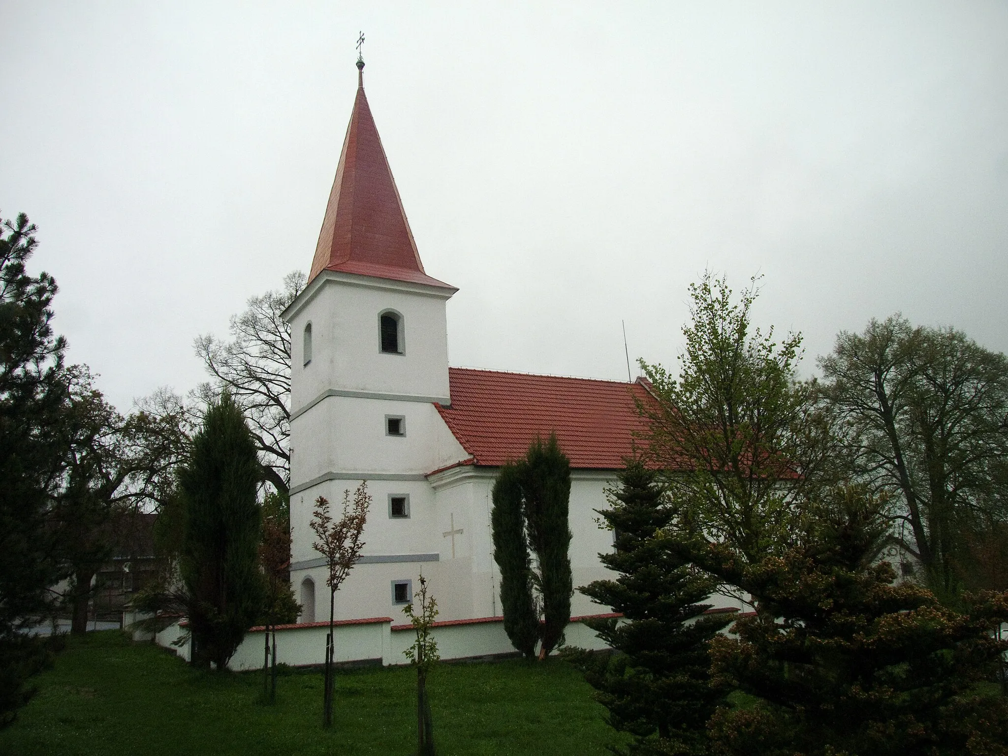 Photo showing: Church of the Virgin Mary Birth in Hlasivo, Tábor district, Czech Republic