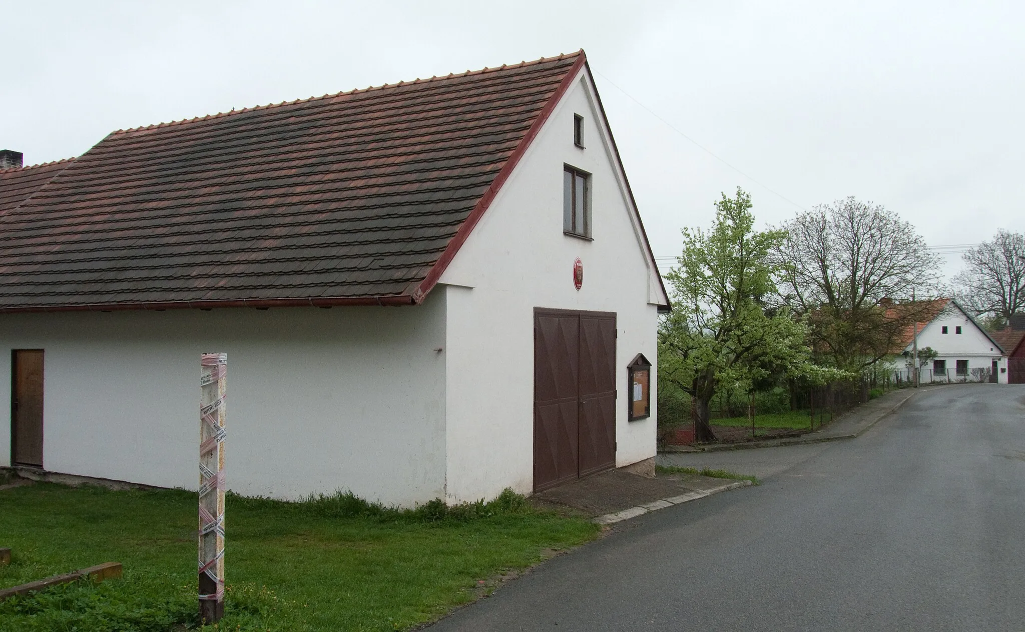 Photo showing: Fire brigade building in Hlasivo, Tábor district, Czech Republic