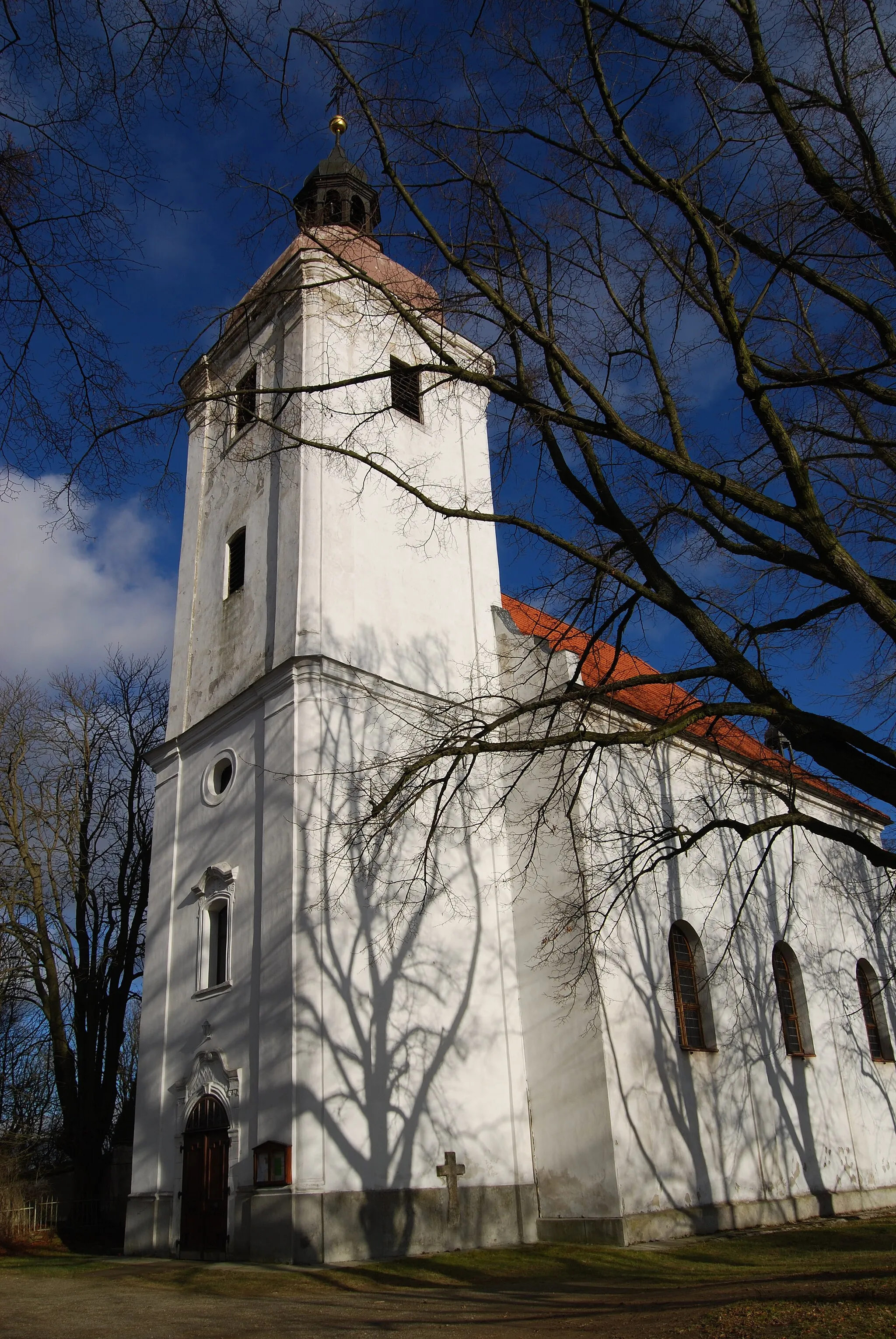 Photo showing: Kostel sv. Petra a Pavla. Chotoviny v okrese Tábor v Jihočeském kraji. Česká republika.