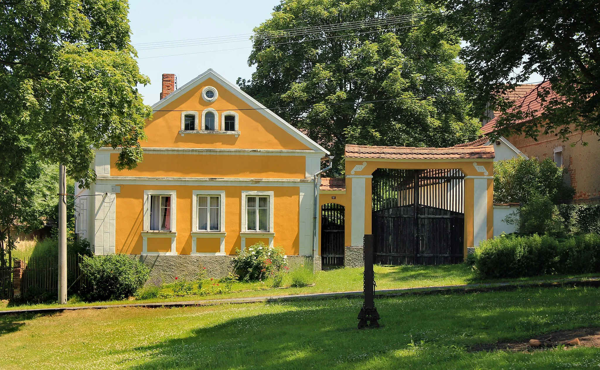 Photo showing: Old farm in Jivjany, part of Velký Malahov, Czech Republic.