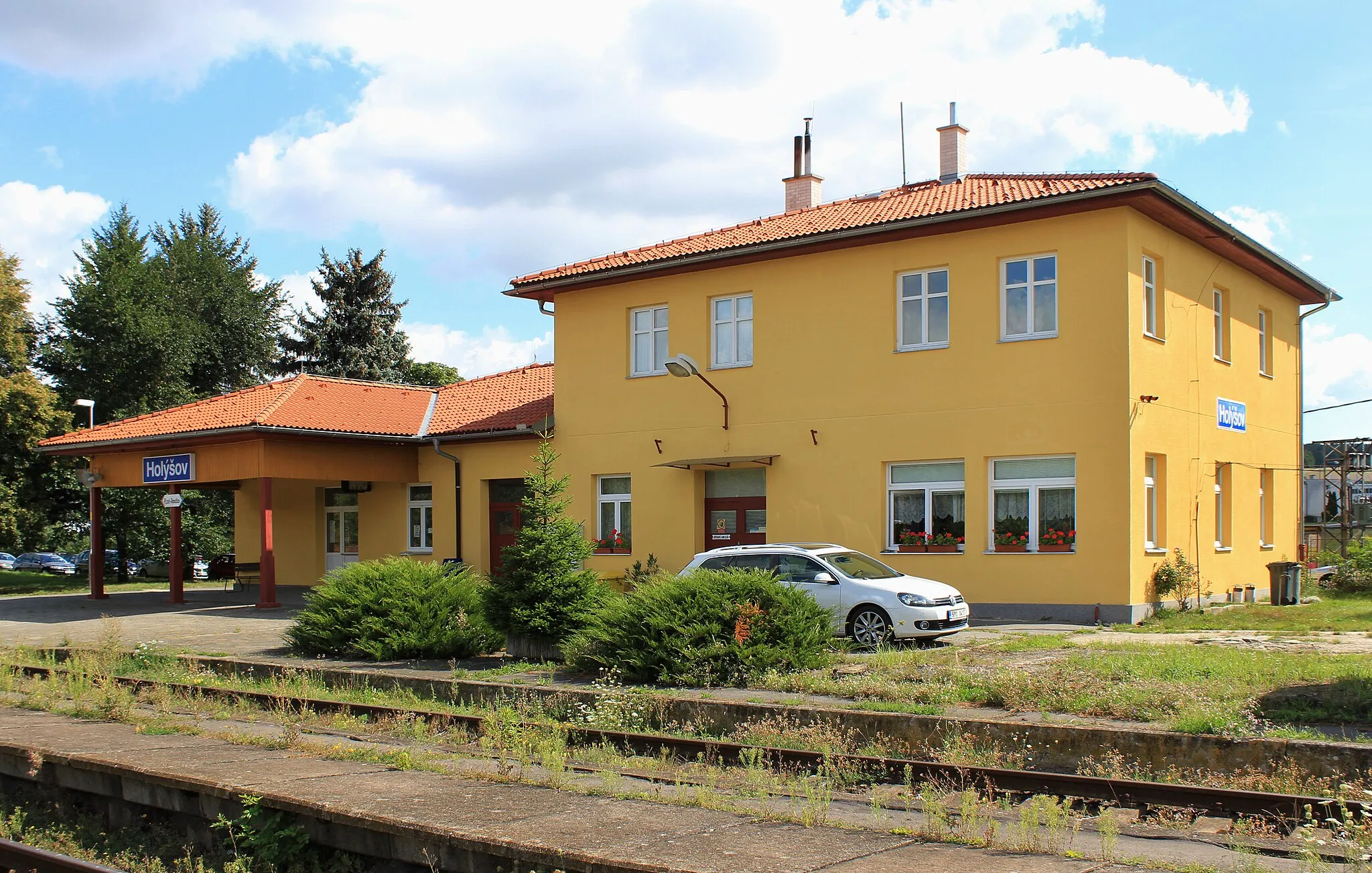 Photo showing: Trains station in Holýšov, Czech Republic.