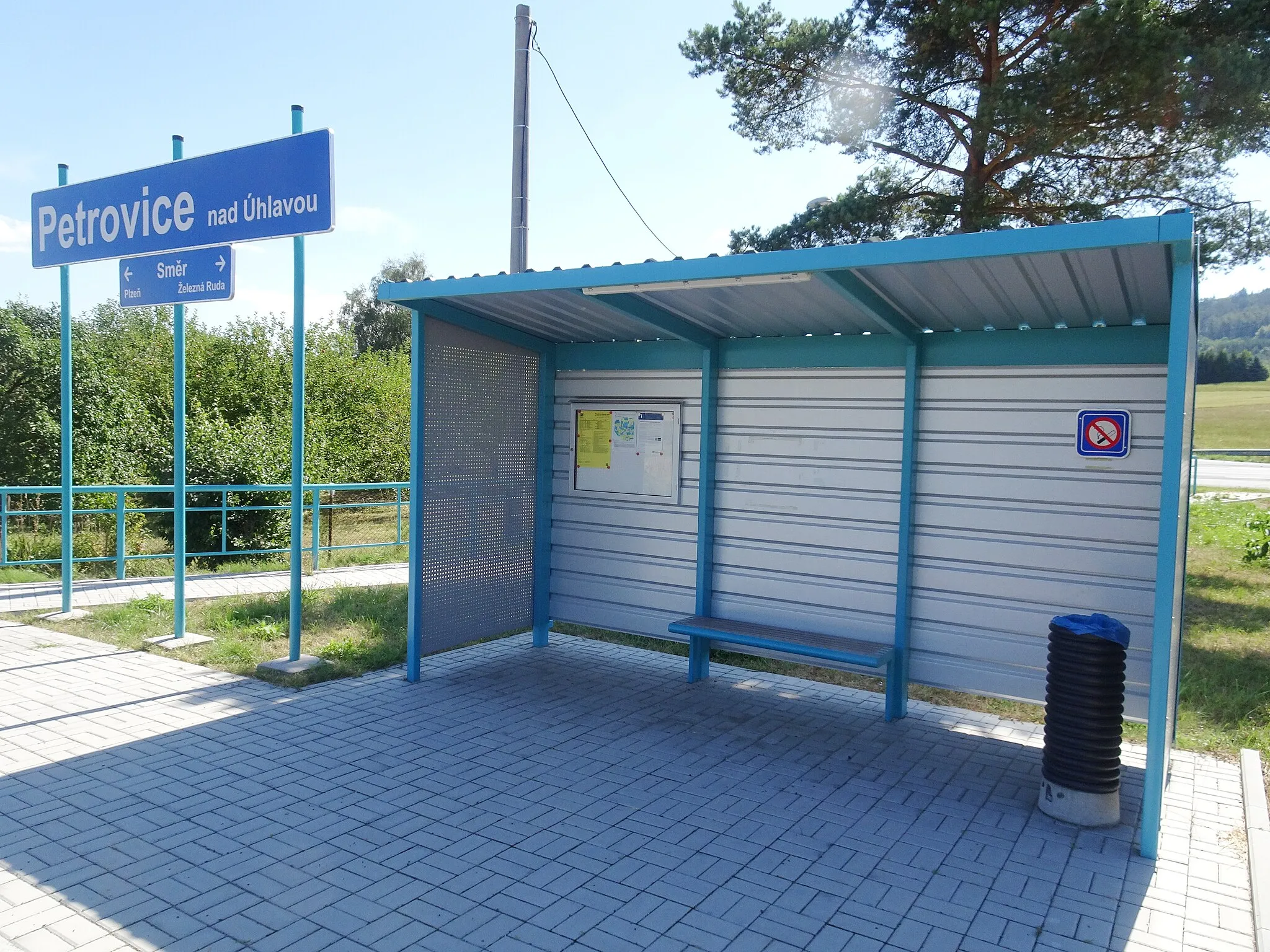 Photo showing: Janovice nad Úhlavou, Klatovy District, Czechia, part Petrovice nad Úhlavou. Train stop.