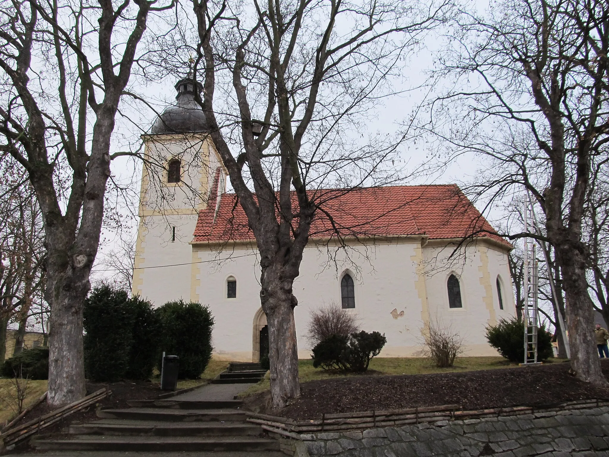 Photo showing: Nezvěstice - kostel Všech svatých
