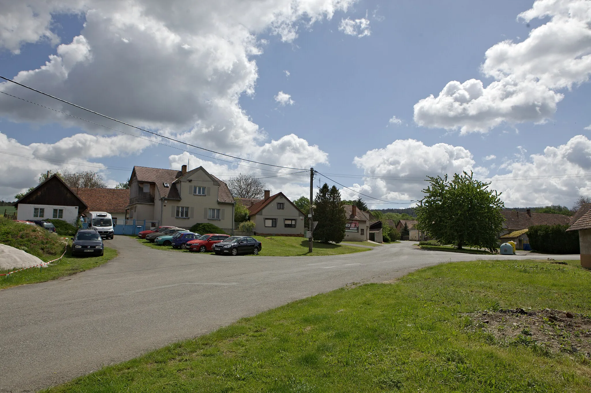 Photo showing: crossroads in Osek