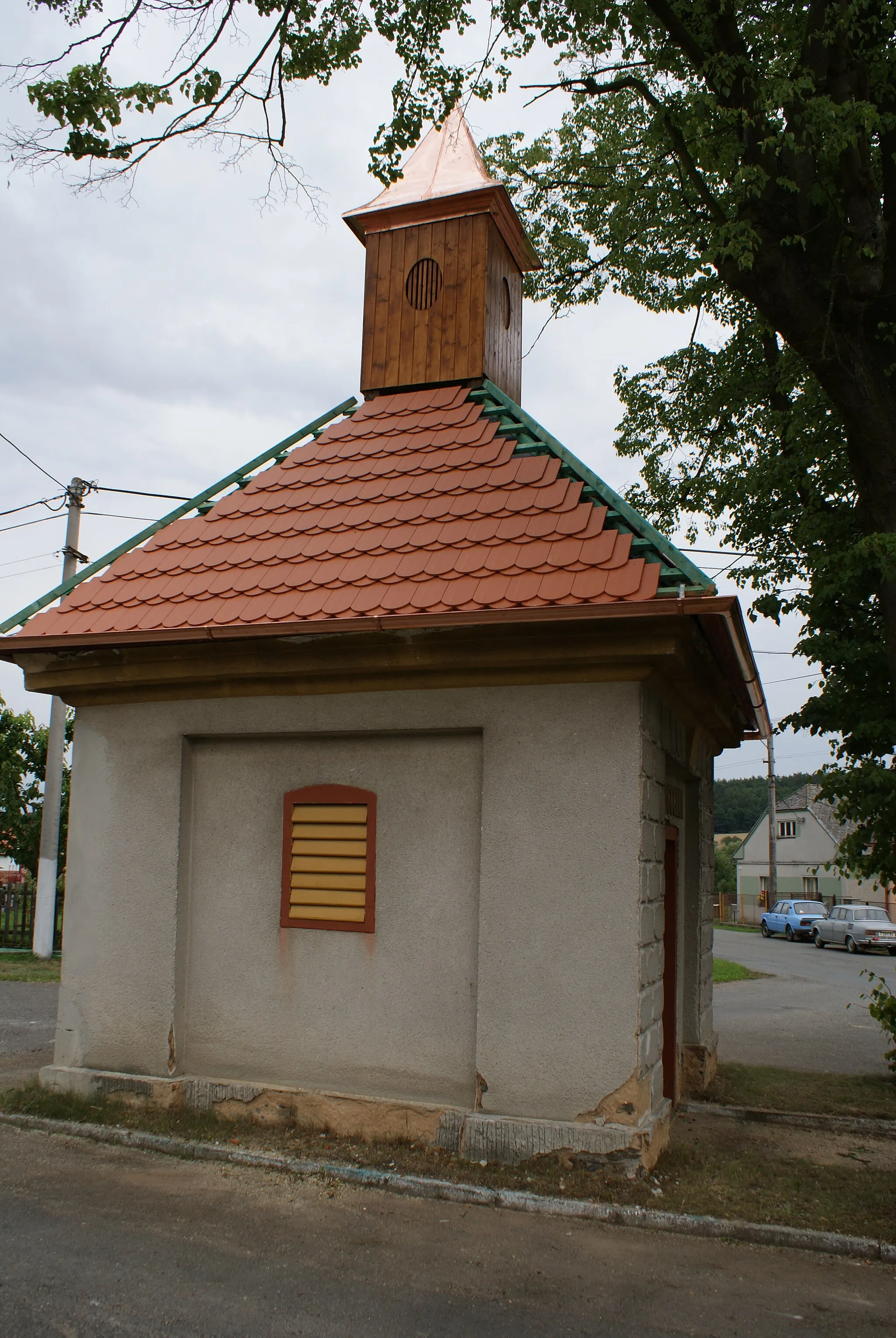 Photo showing: Chocenický Újezd, a village in Plzeň-South District, Czech Rep., a chapel.