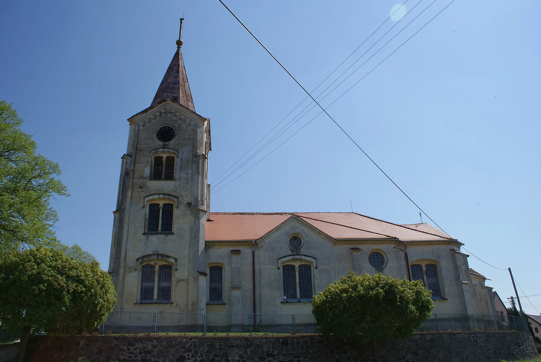 Photo showing: Kbel a village in Plzeň jih district, Czech Republic. The Church of All Saints.