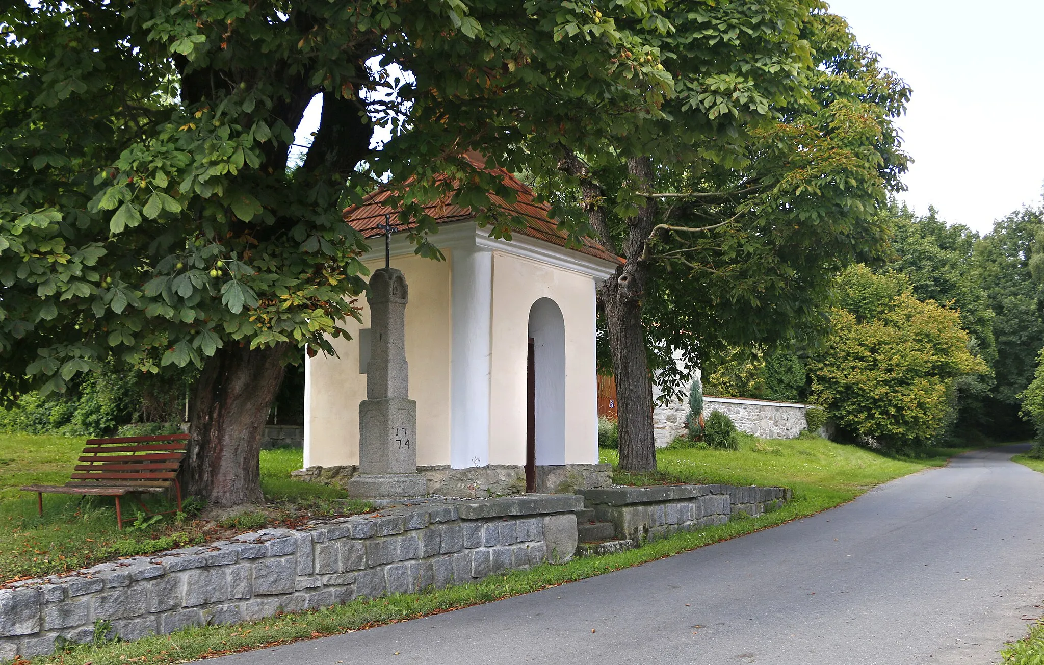 Photo showing: Chapel at Zahorčičky, part of Hradiště, Czech Republic.