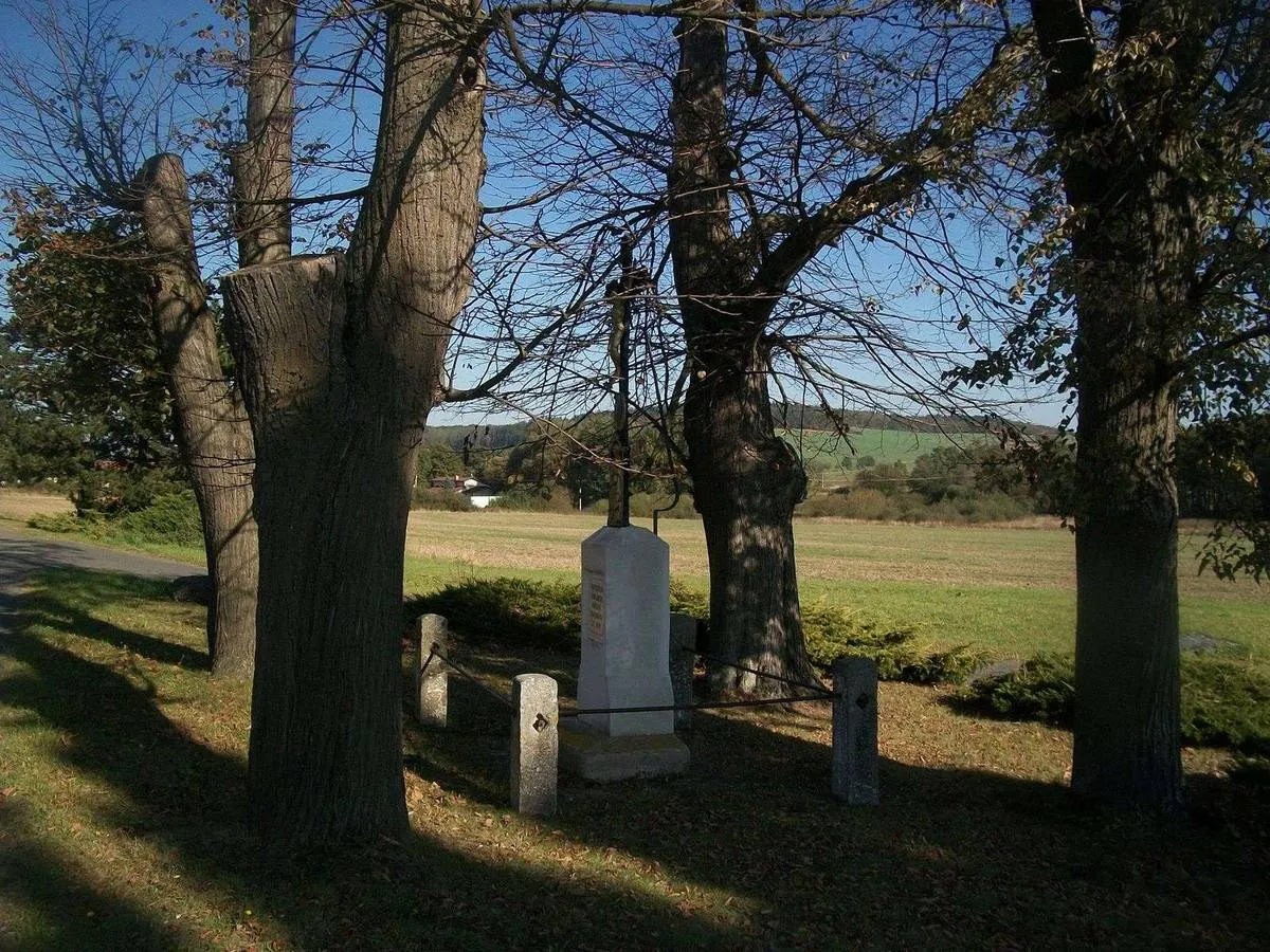 Photo showing: Wayside cross in Drahkov in Plzeň-South District – entry no. 4342.