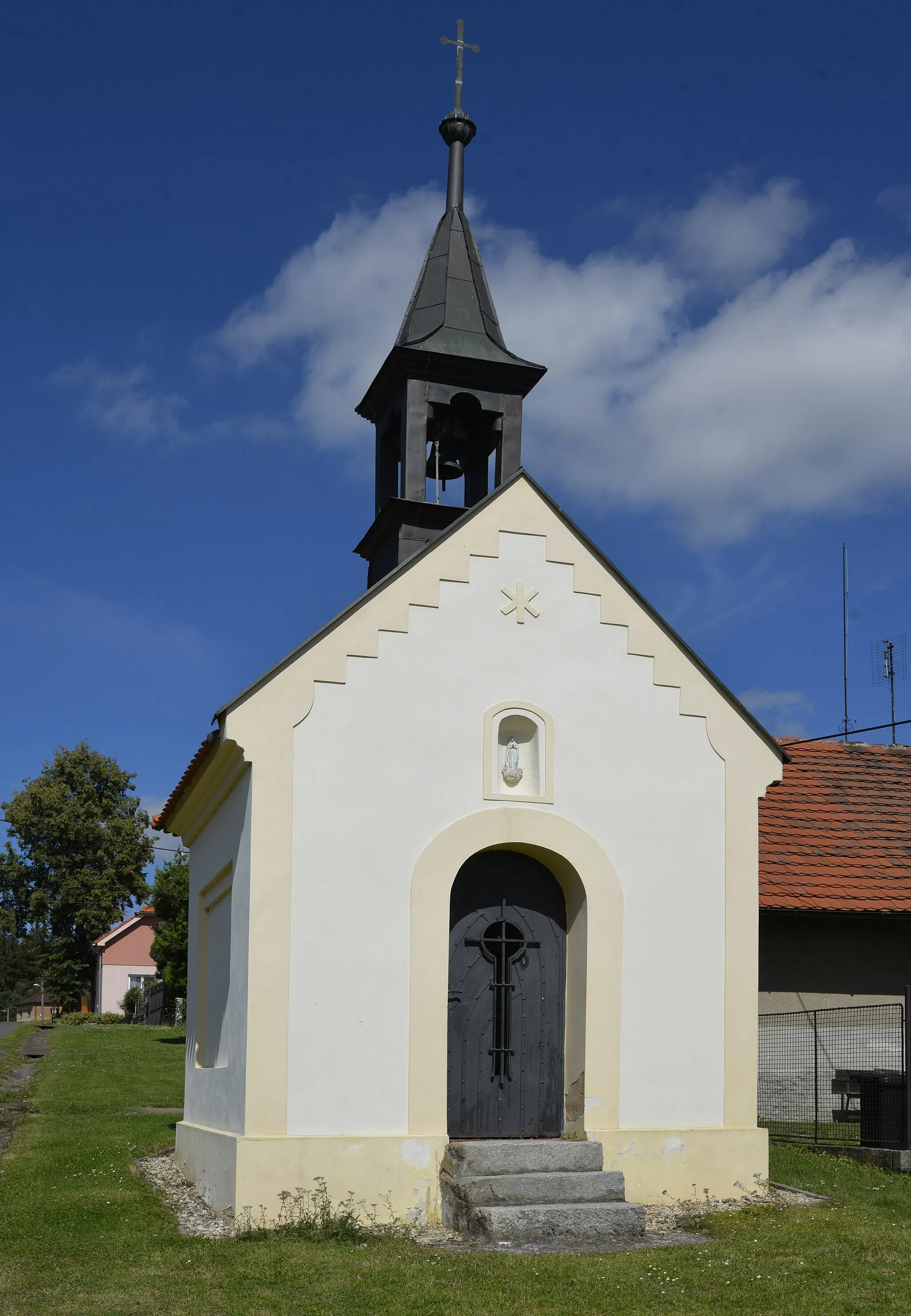 Photo showing: Hradčany - village, part of Chlumčany in Plzeň-jih District, chapel