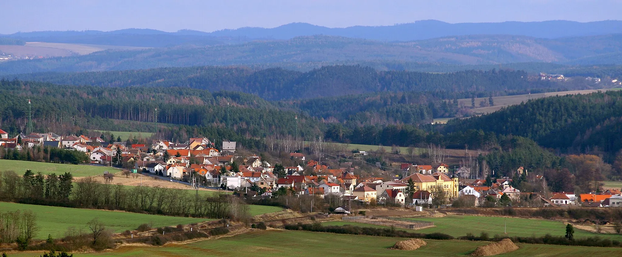 Photo showing: Severní, historická část Třemošné, pohled od západu.