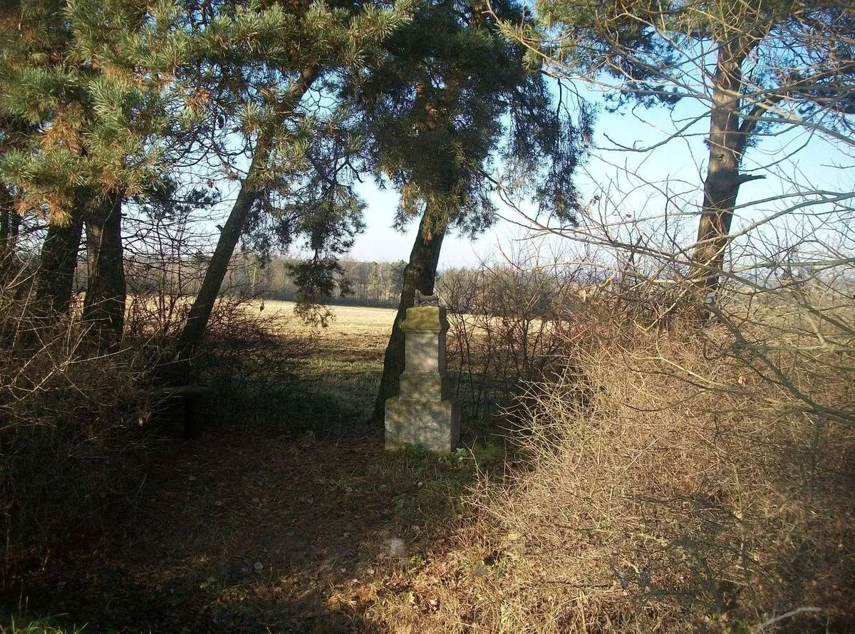 Photo showing: Wayside cross in Tatiná in Plzeň-North District – entry no. 2625.