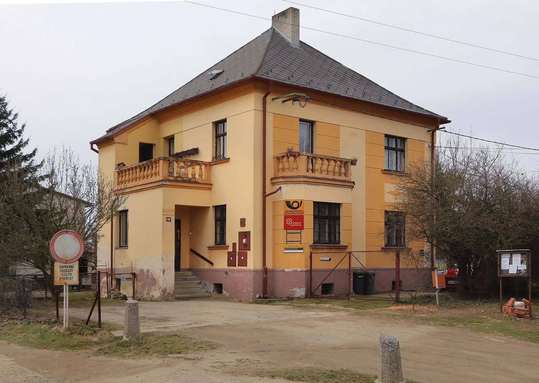 Photo showing: Post office in Pernarec, Czech Republic.