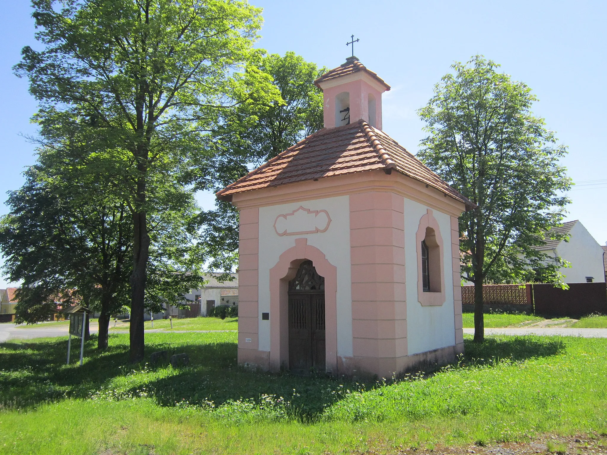 Photo showing: Chaple at the village Doubrava, part of Nýřany.