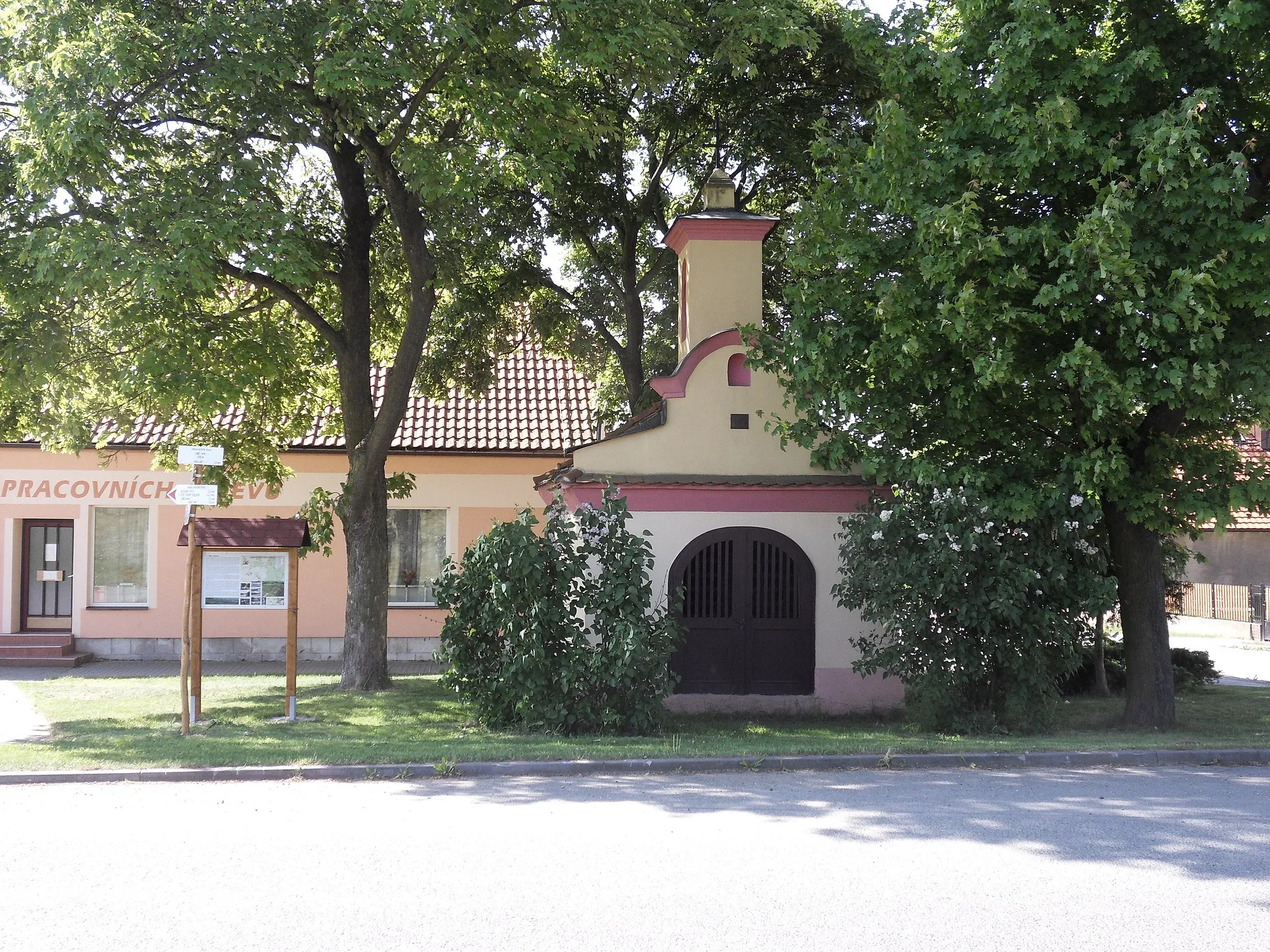 Photo showing: Líně (village in Plzeň-sever District, Czech Republic) - the village chapel