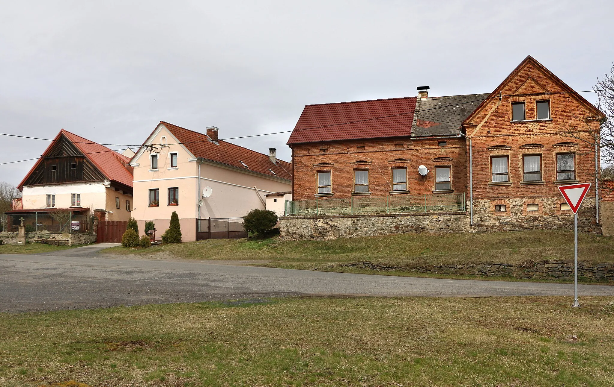 Photo showing: House No 2 in Rozněvice, part of Křelovice, Czech Republic.