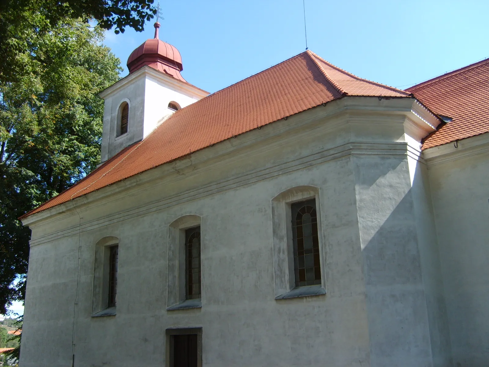 Photo showing: Church of Exaltation of the Holy Cross (1820-22) in Dolní Bělá, Plzeň-North District, Czech Republic