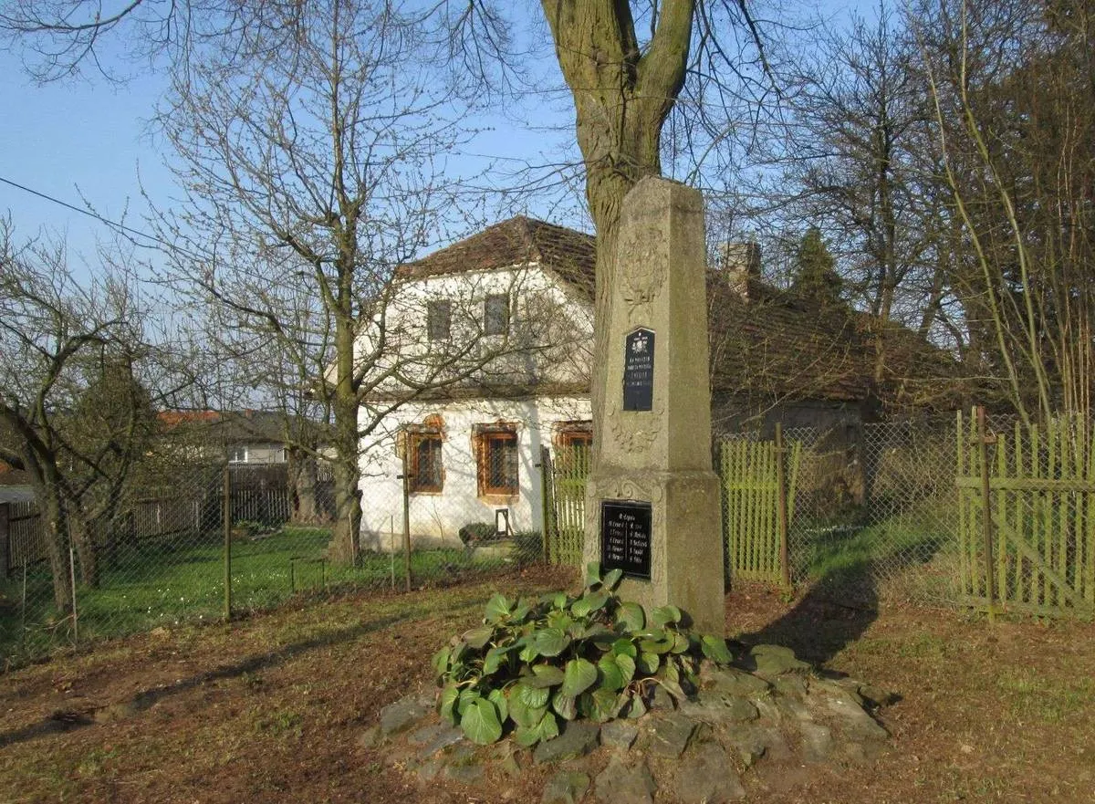 Photo showing: War memorial in Veselá in Rokycany District – entry no. 5123.