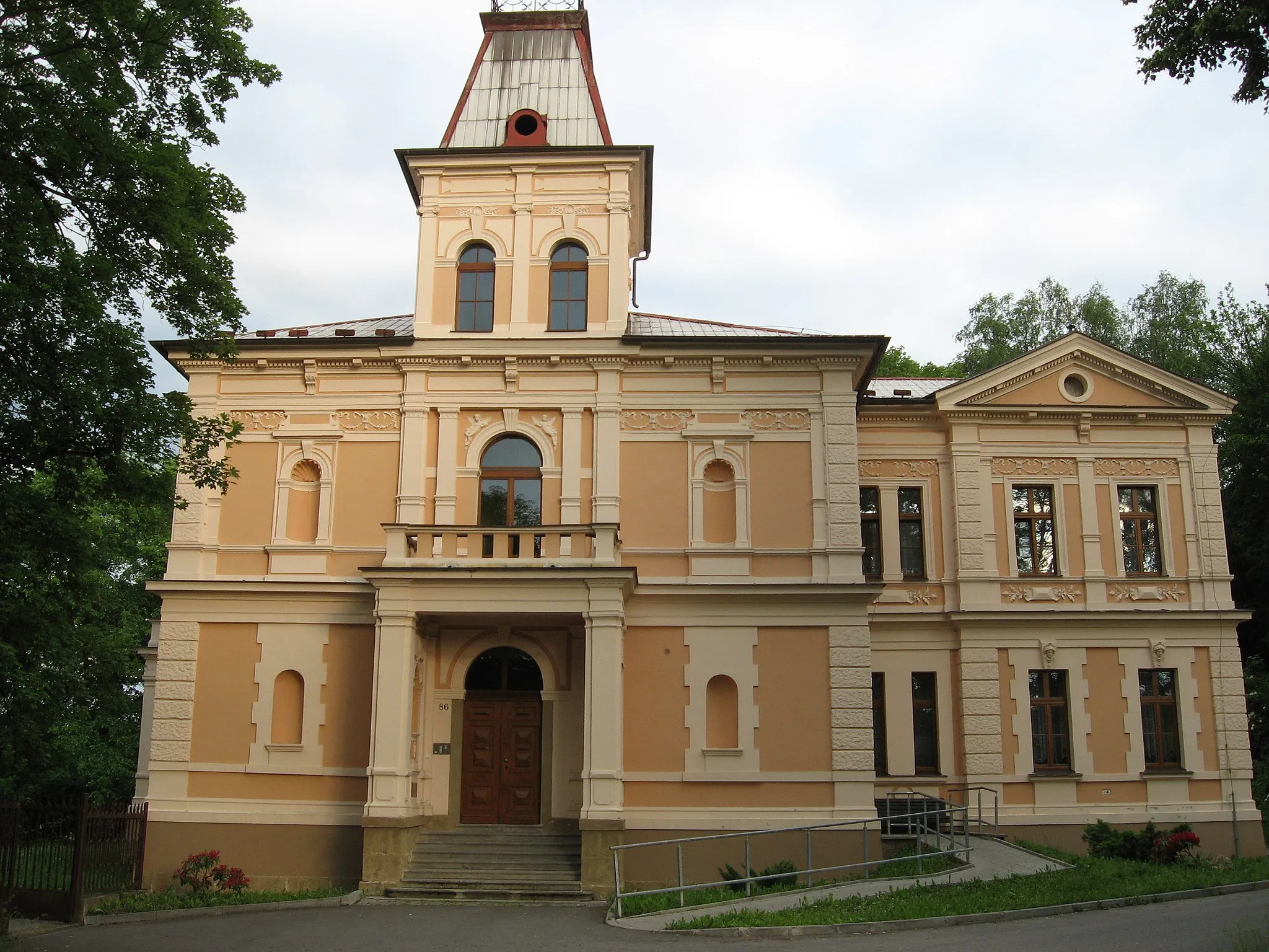 Photo showing: Hophengartner residence at Holoubkov, Pilsener province, CZ