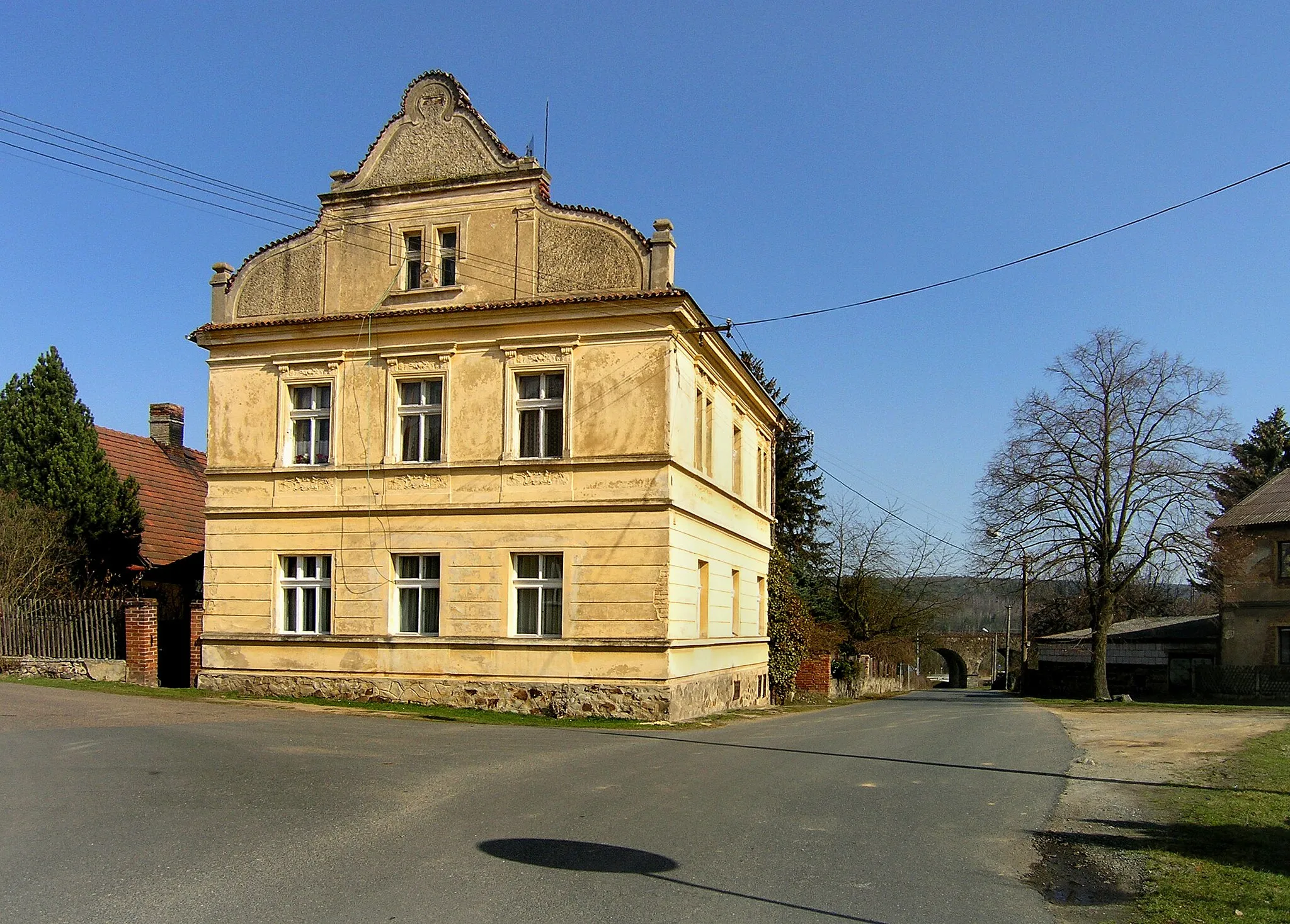 Photo showing: House in Ejpovice village, Czech Republic