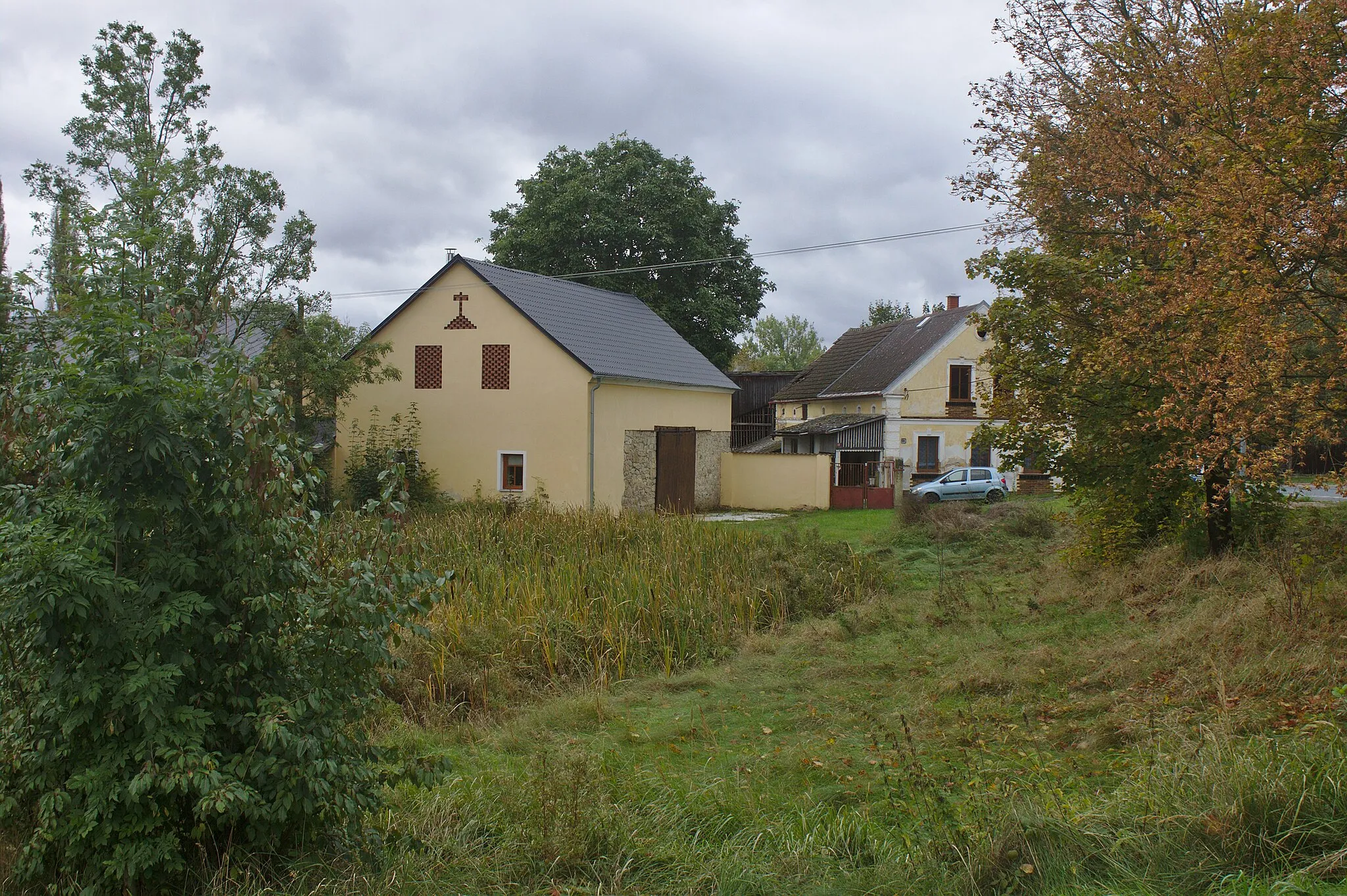 Photo showing: Domy ve vesnici Vysočany, Plzeňský kraj