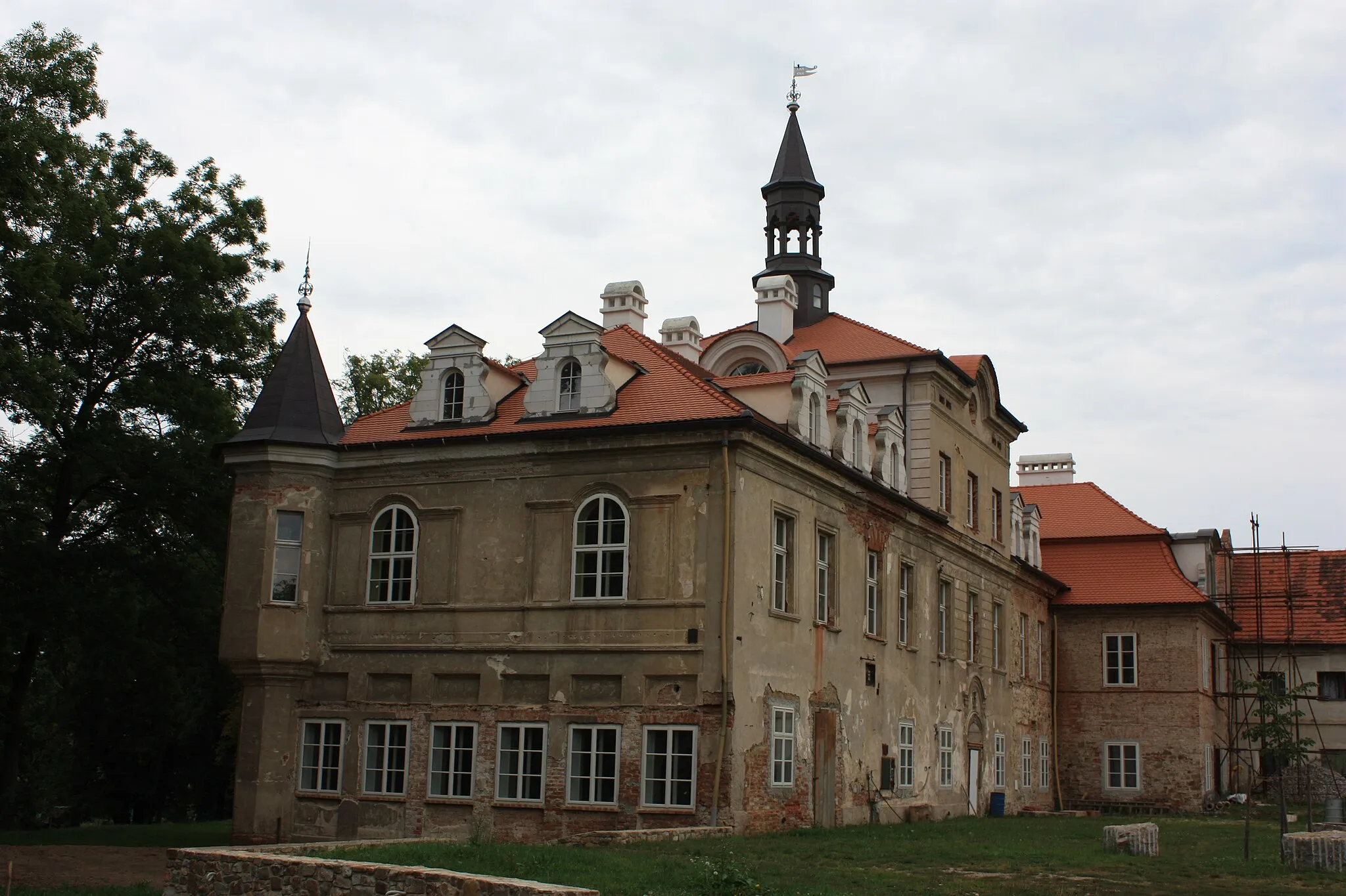 Photo showing: Svinaře (Central Bohemia), Czechia - Chateau Svinaře.