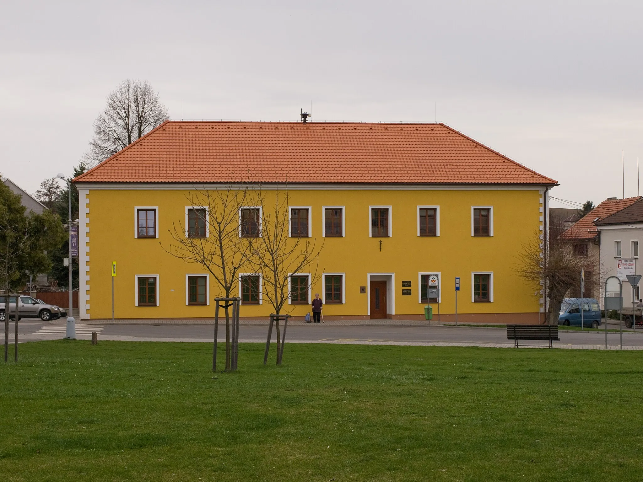 Photo showing: Square, Praskolesy, Beroun District, Central Bohemian Region, Czech Republic