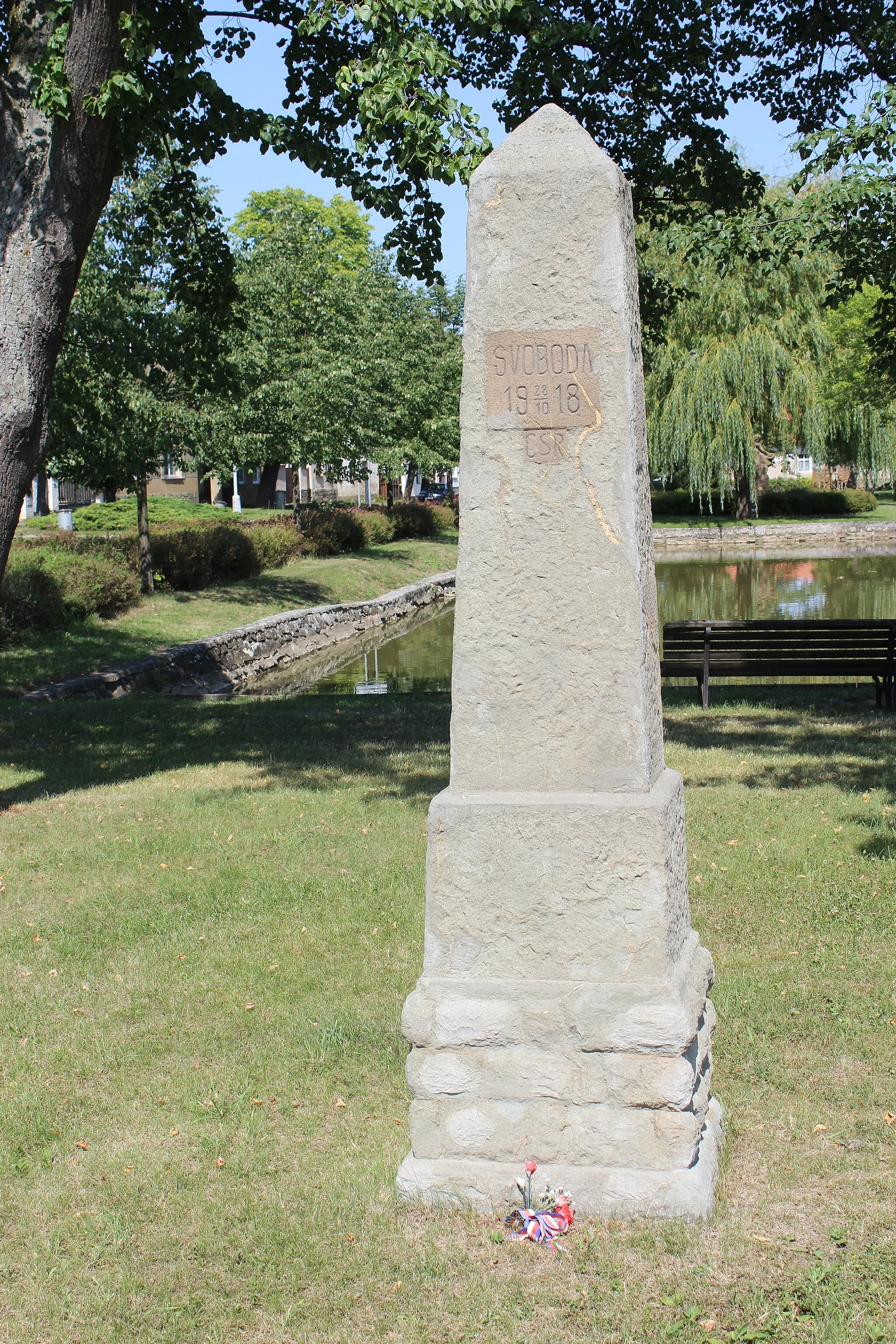 Photo showing: Svoboda memorial (Neumětely)