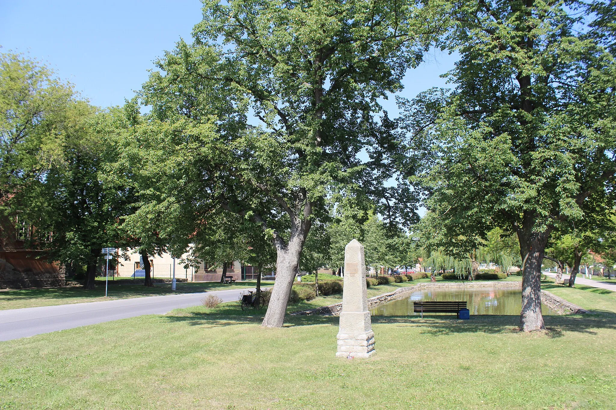 Photo showing: Svoboda memorial (Neumětely)