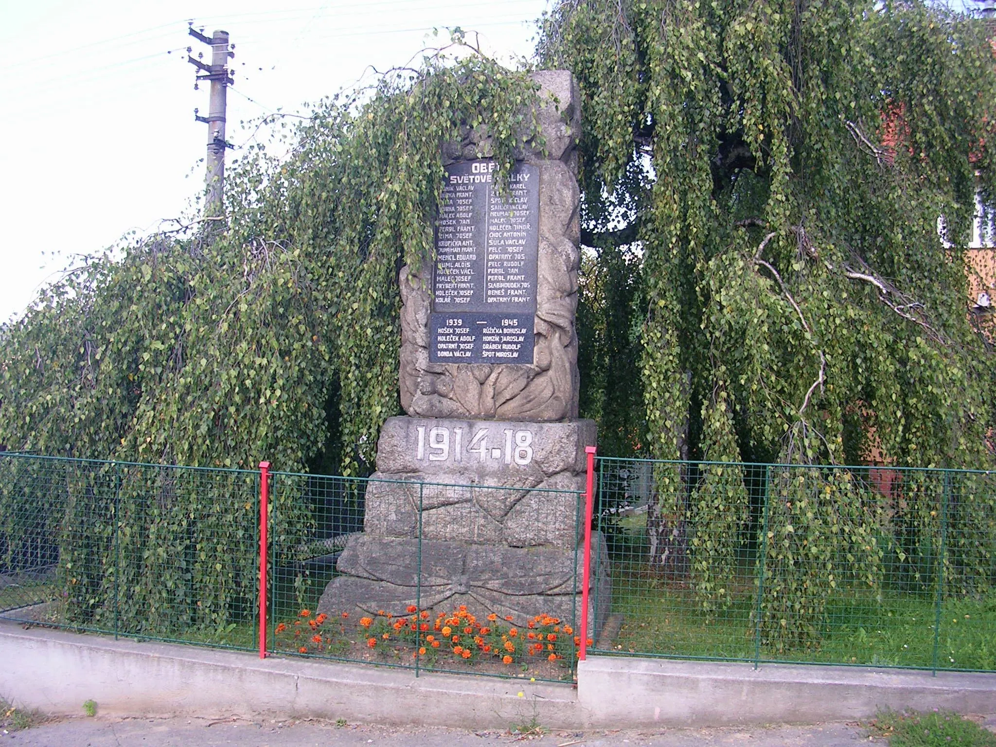 Photo showing: Kublov, Beroun District, Central Bohemian Region, the Czech Republic. World War I memorial.