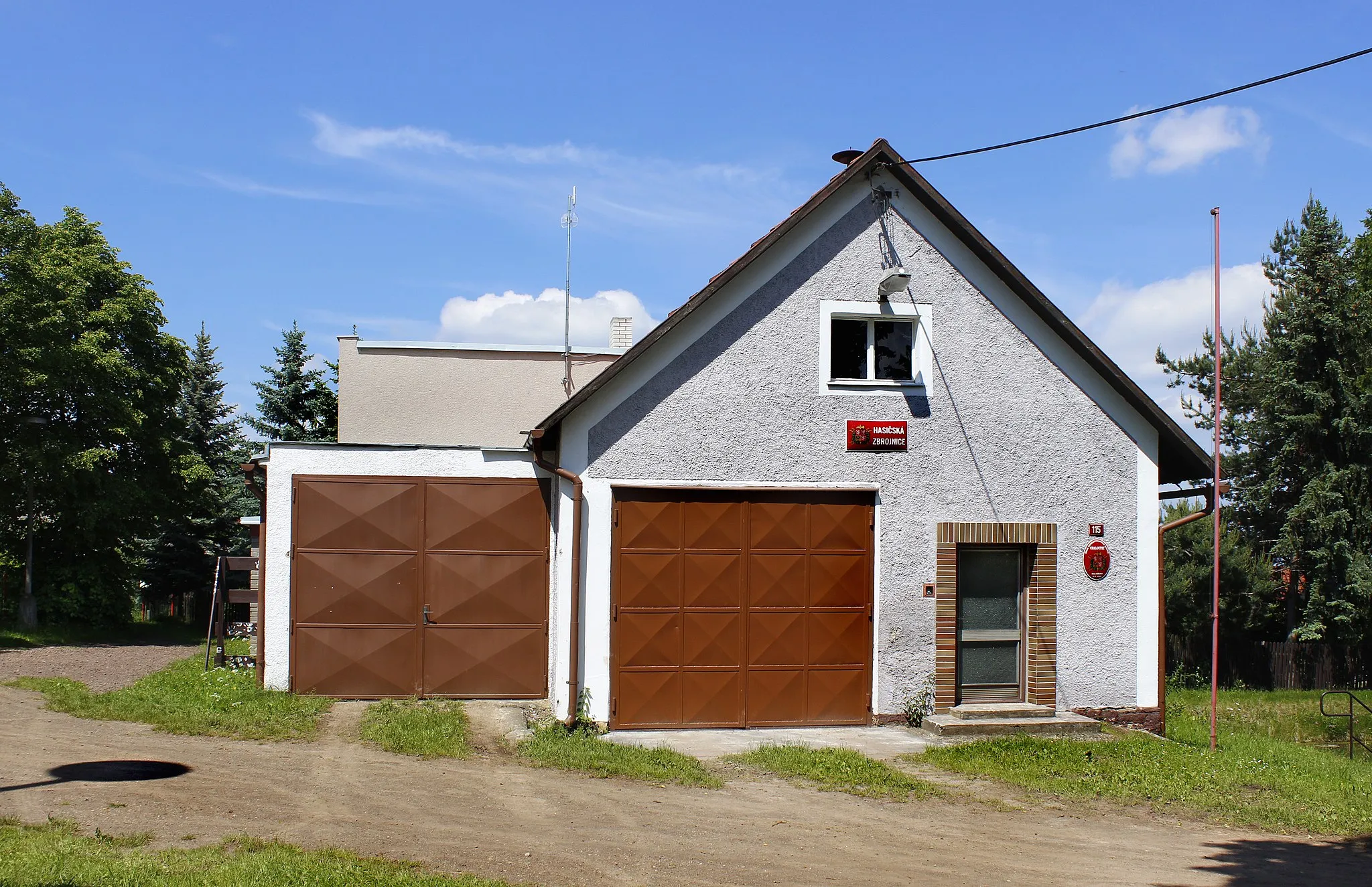 Photo showing: Fire station in Chaloupky village, Czech Republic