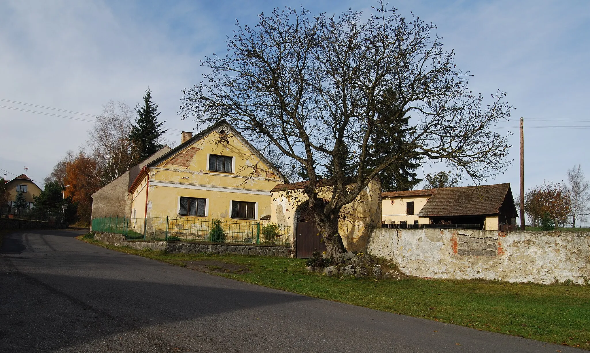 Photo showing: Vševily village in Příbram District, Czech Republic.