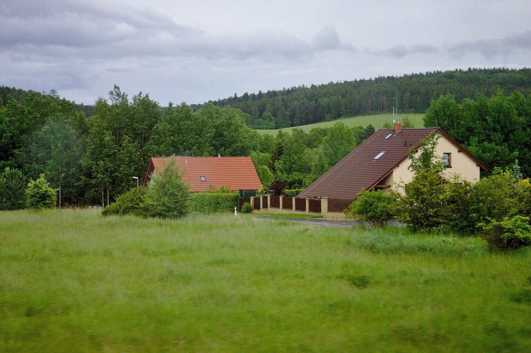 Photo showing: Buildings in Trhové Dušníky, Central Bohemian Region, CZ
