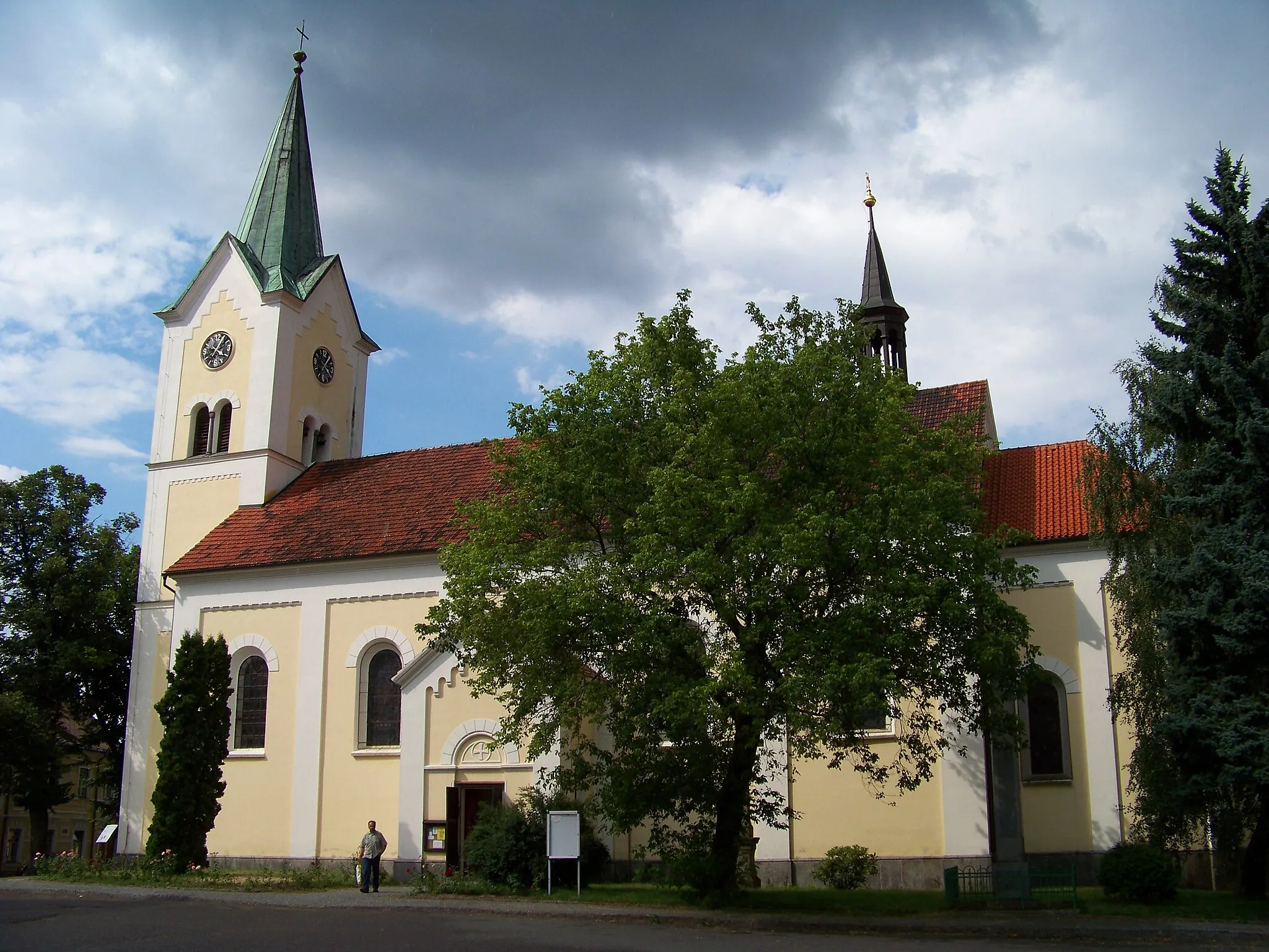 Photo showing: Sedlec, Sedlec-Prčice, Příbram District, Central Bohemian Region, the Czech Republic. The May 7 Square.